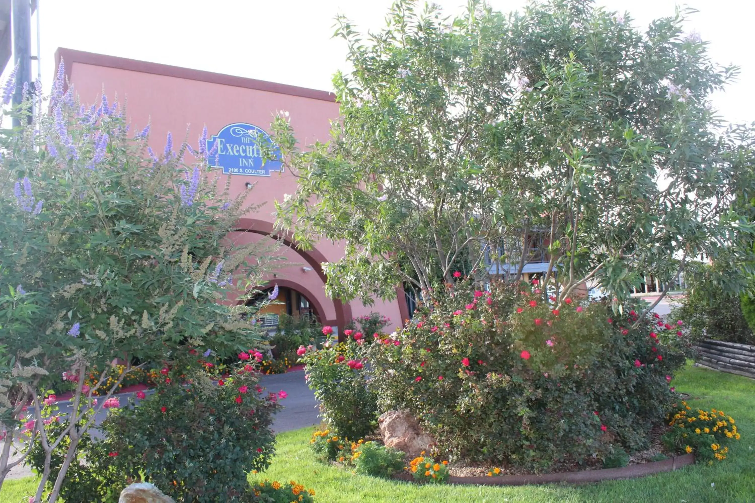 Street view, Property Building in The Executive Inn & Suites