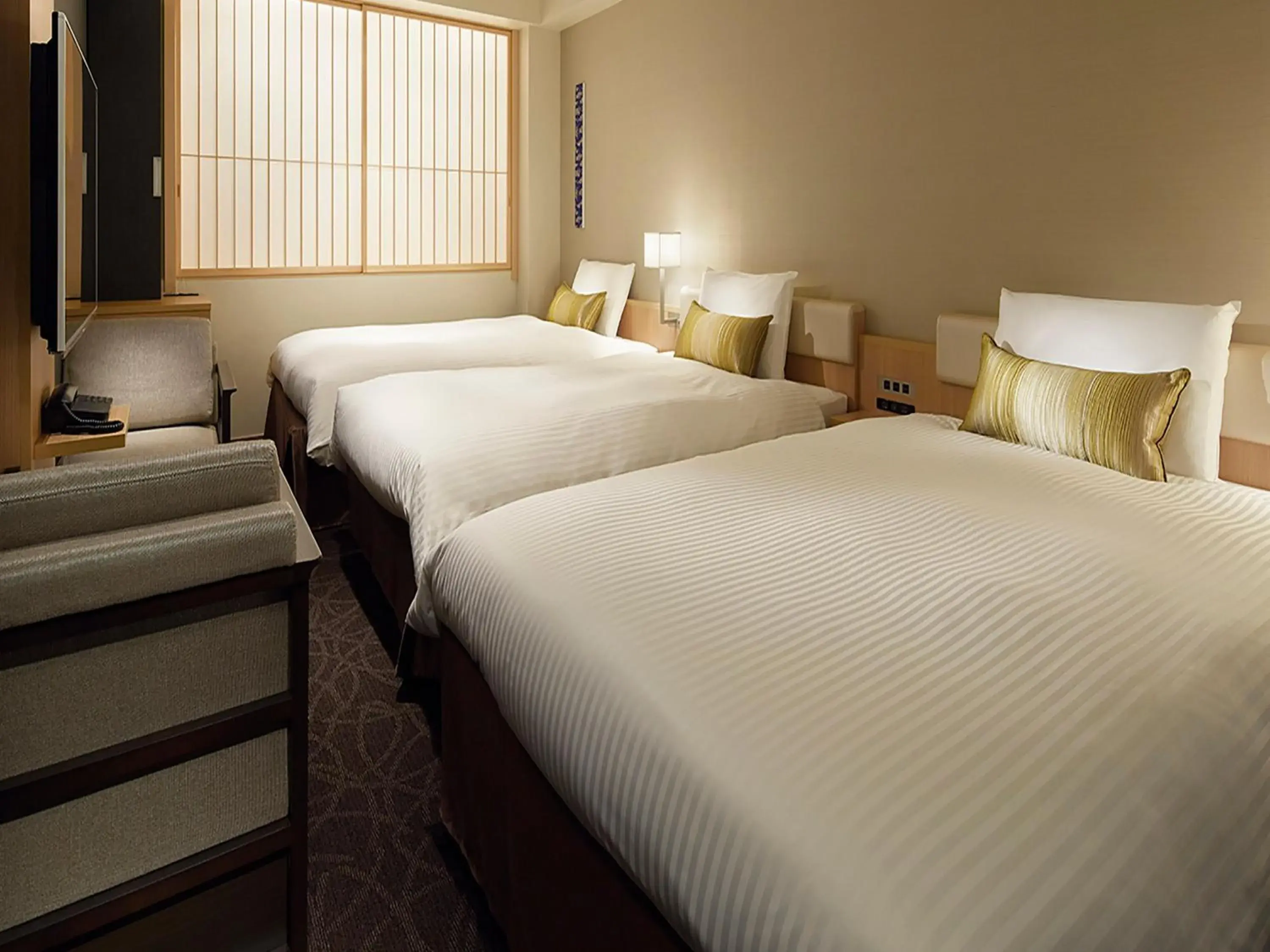 Bed in Mitsui Garden Hotel Kyoto Shinmachi Bettei