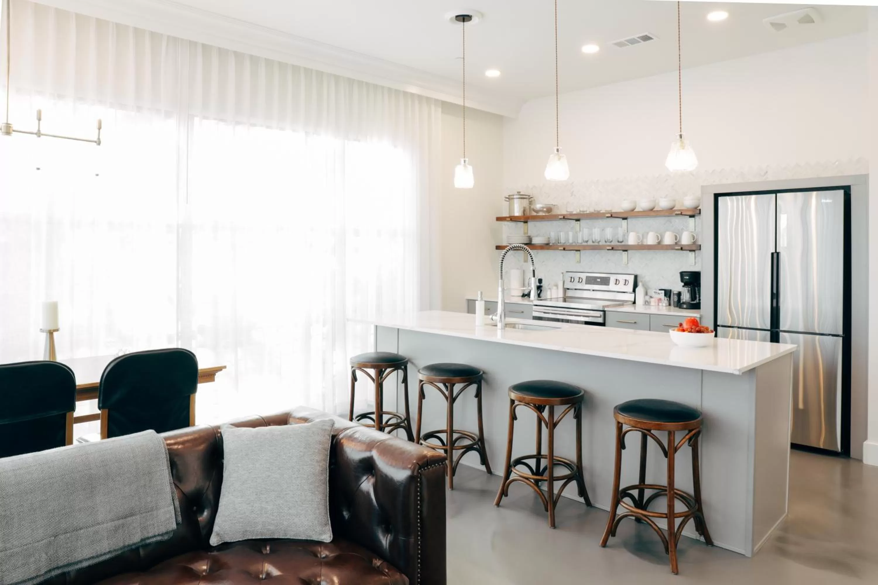 Kitchen or kitchenette in Colton House Hotel