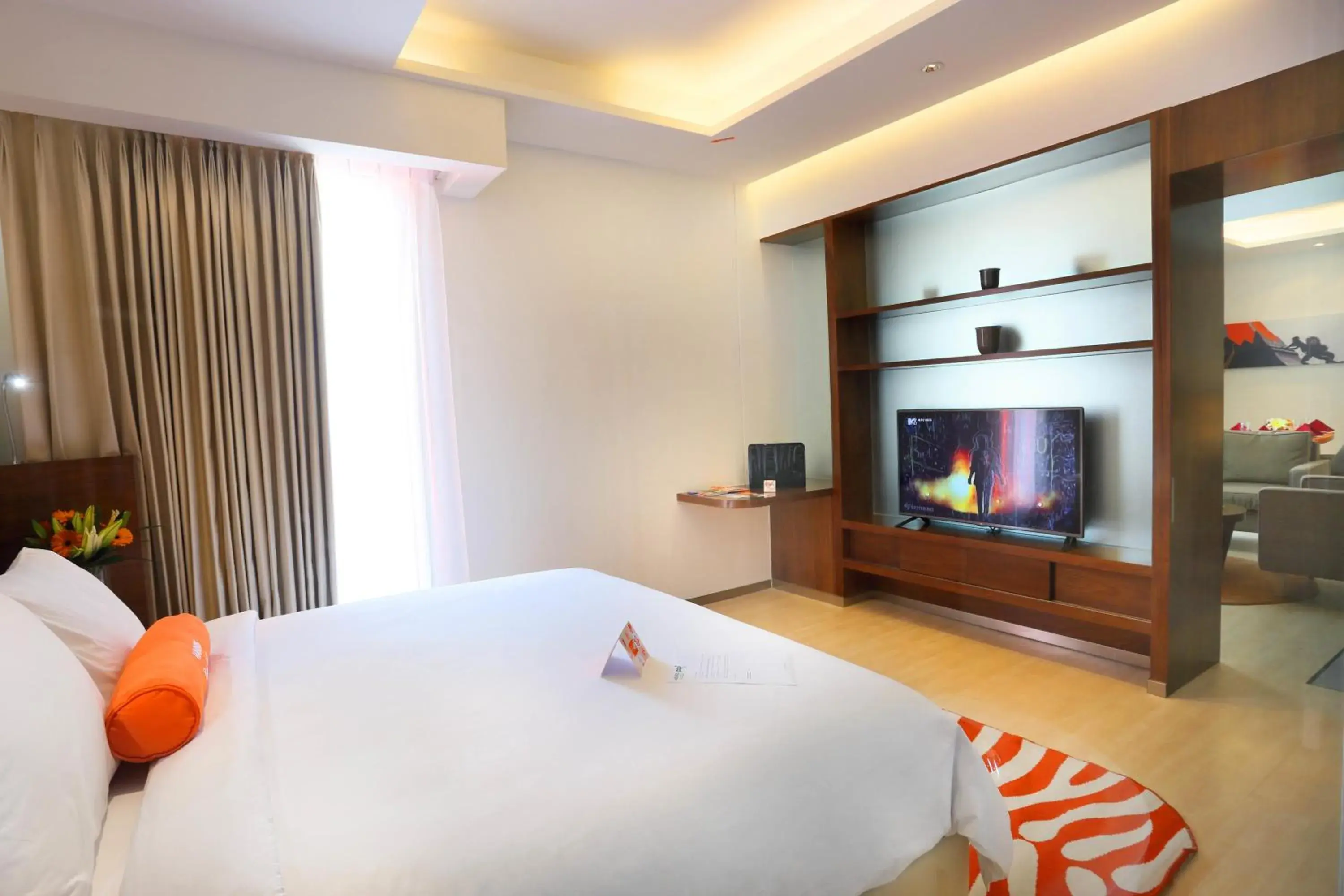 Bedroom, Bed in HARRIS Hotel & Conventions Gubeng