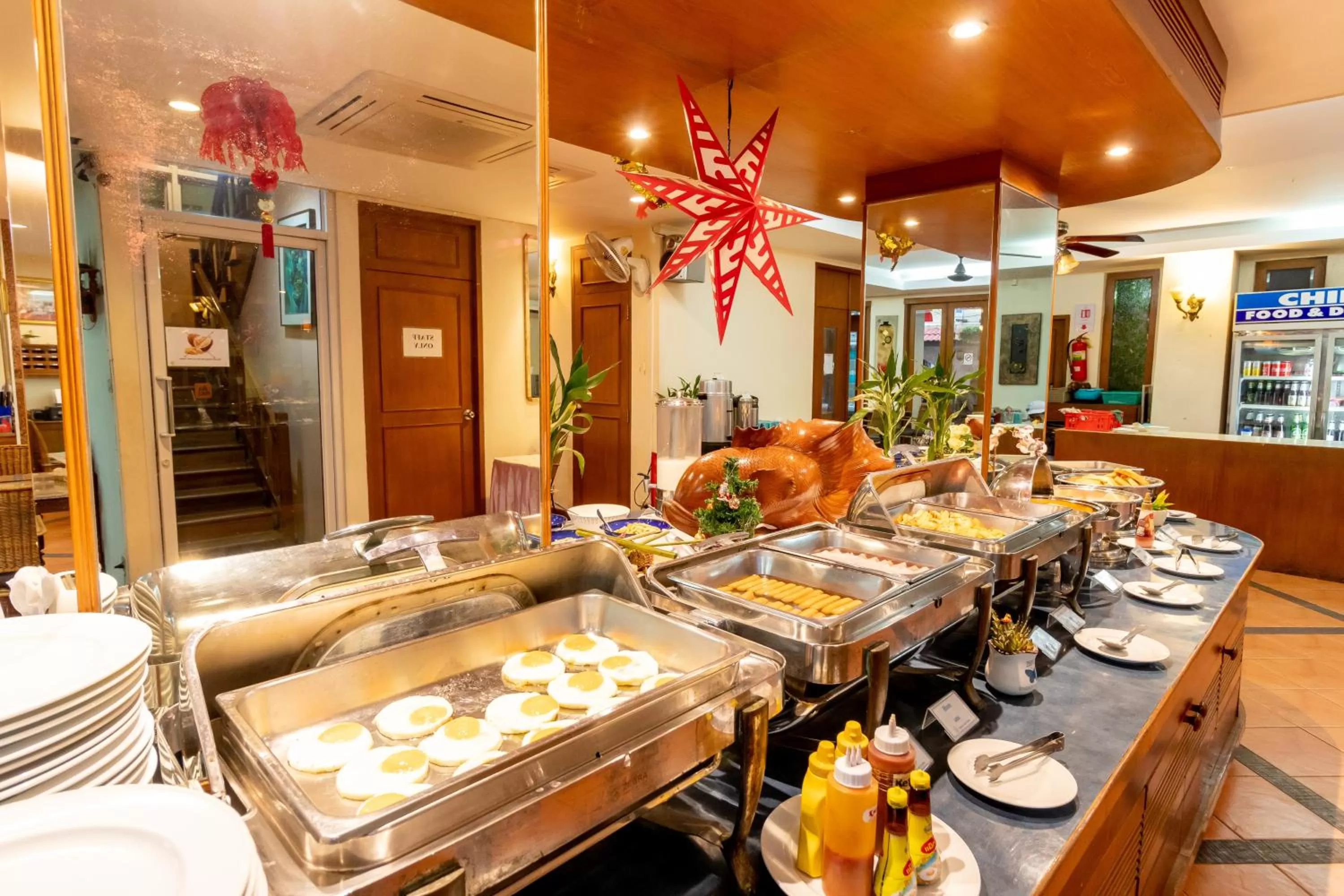 Restaurant/places to eat in Thipurai Beach Hotel