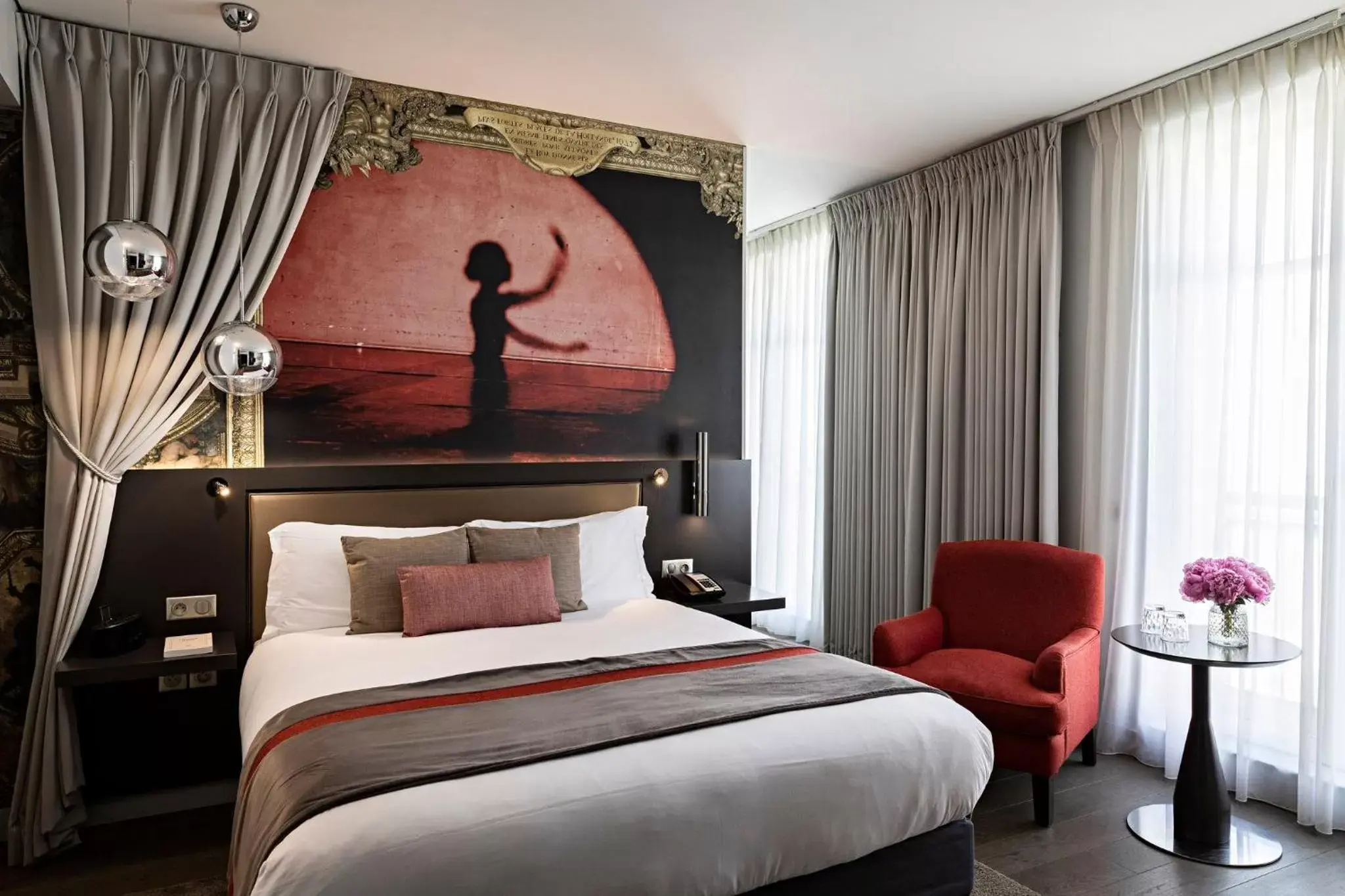 Photo of the whole room, Bed in Hotel Indigo Paris - Opera, an IHG Hotel