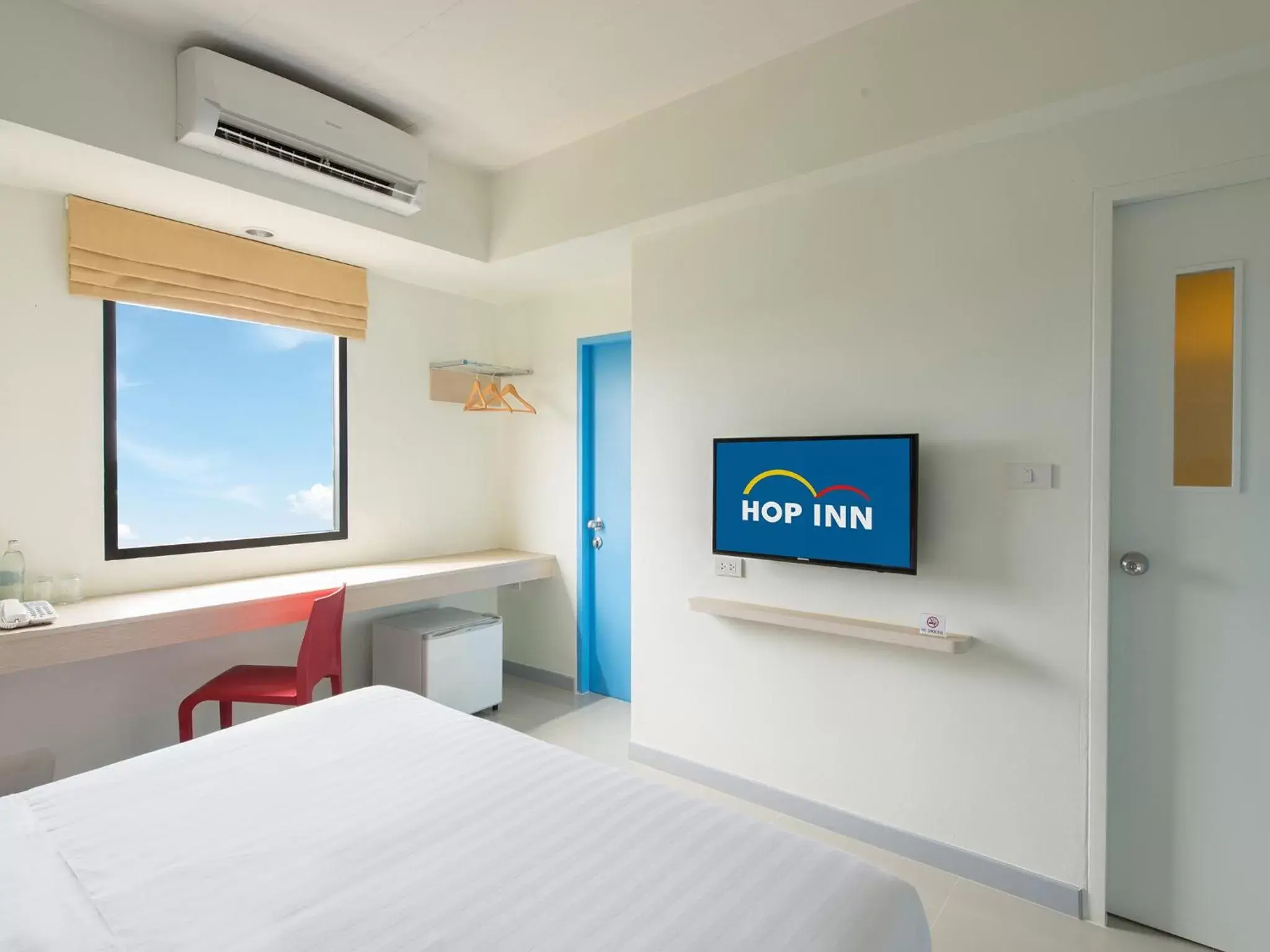 Bedroom in Hop Inn Chumphon