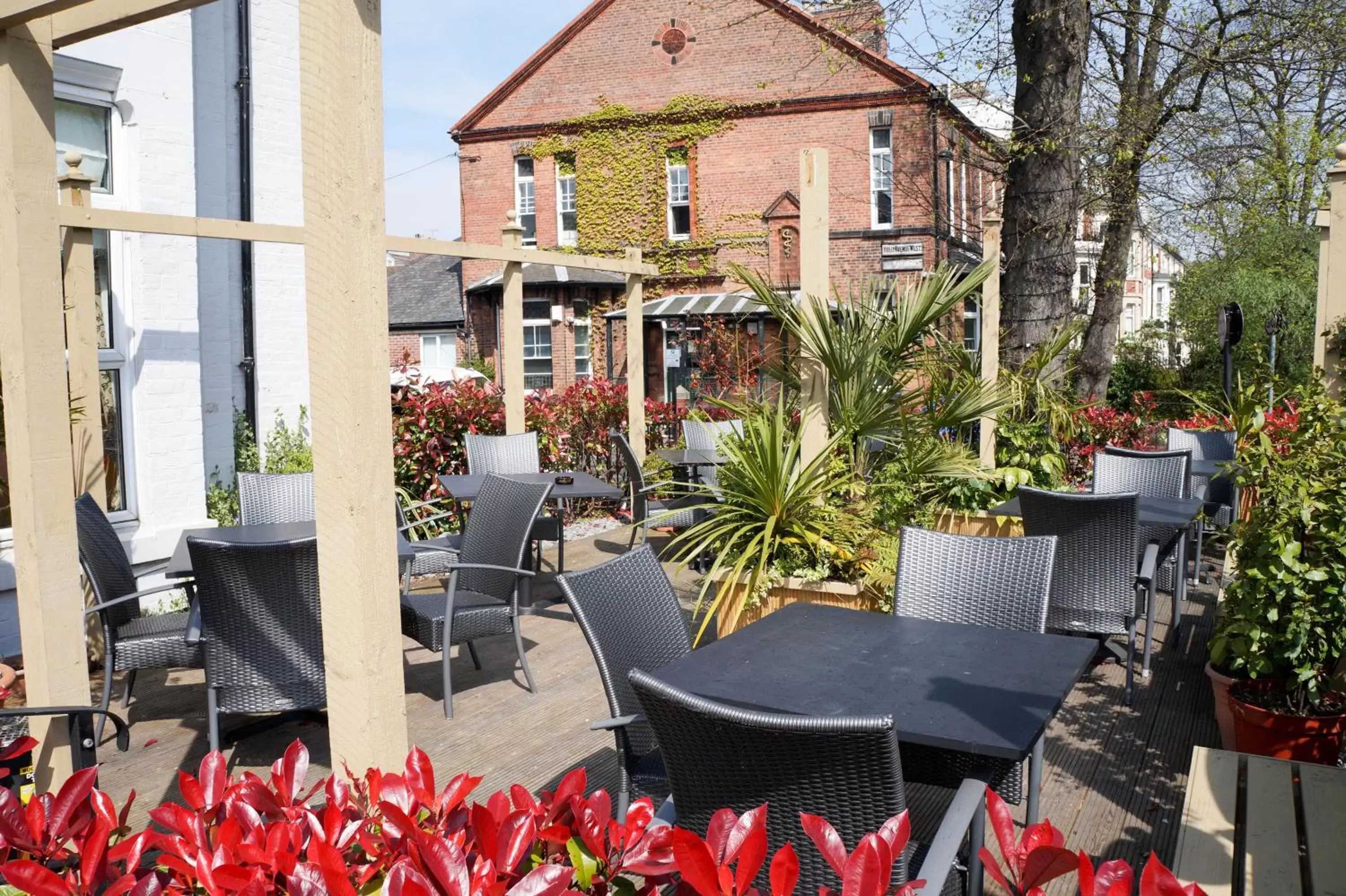 Patio in Osborne Hotel