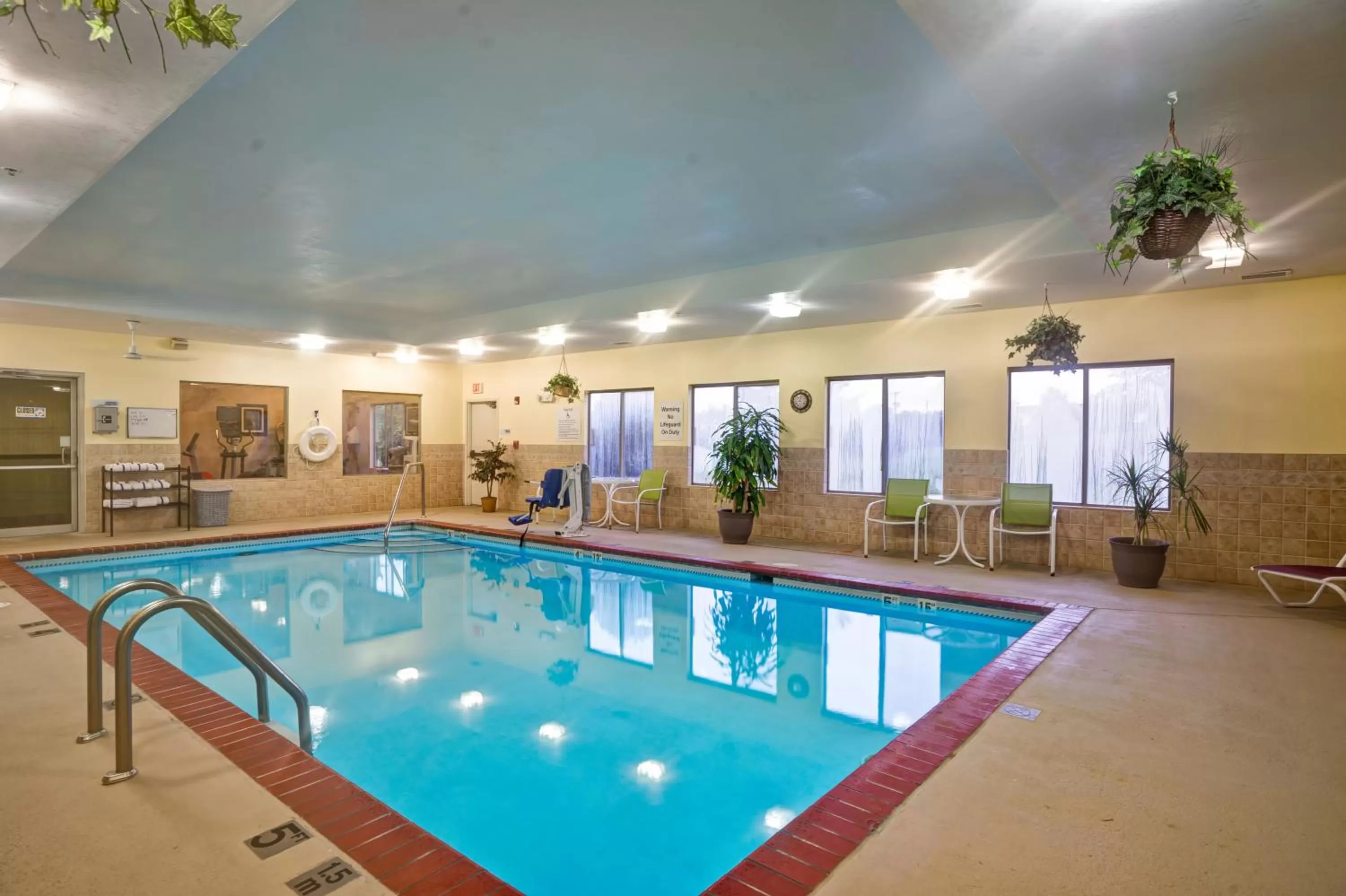 Swimming pool in Holiday Inn Express Hotel & Suites Christiansburg by IHG