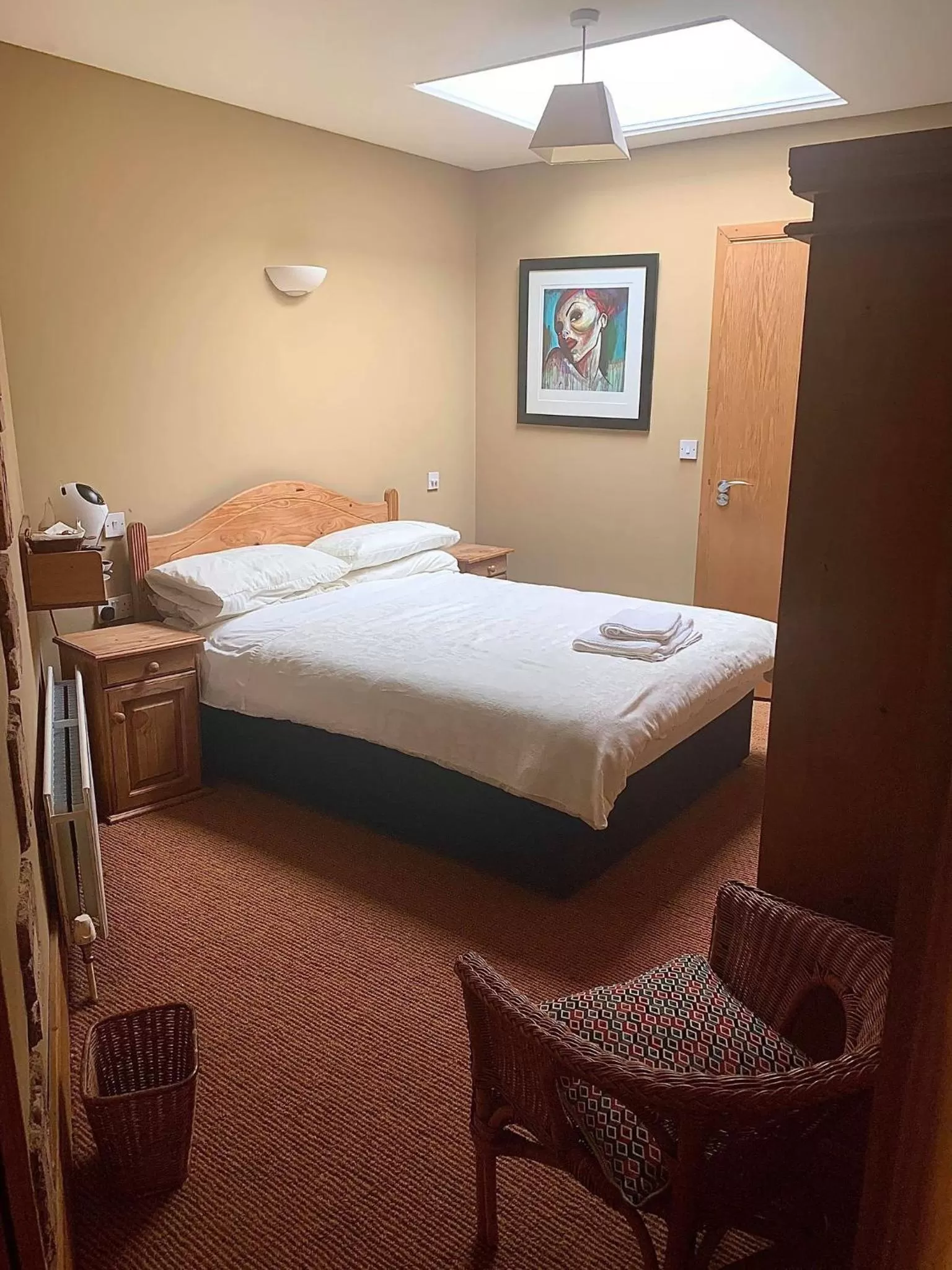 Bed in Paul Arthurs Restaurant & Rooms - Kircubbin