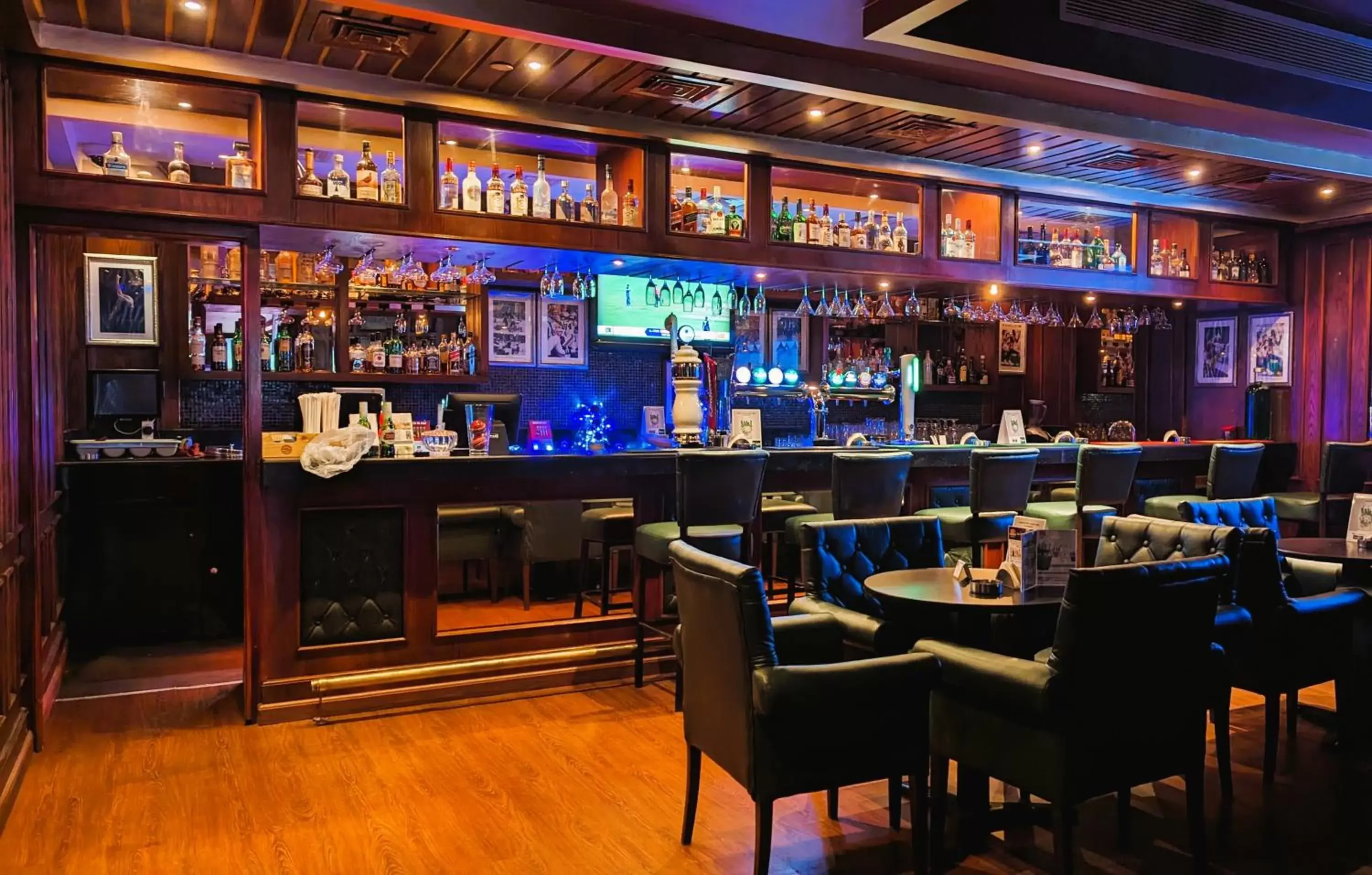 Lounge or bar in City Tower Hotel Lounge or bar in City Tower Hotel