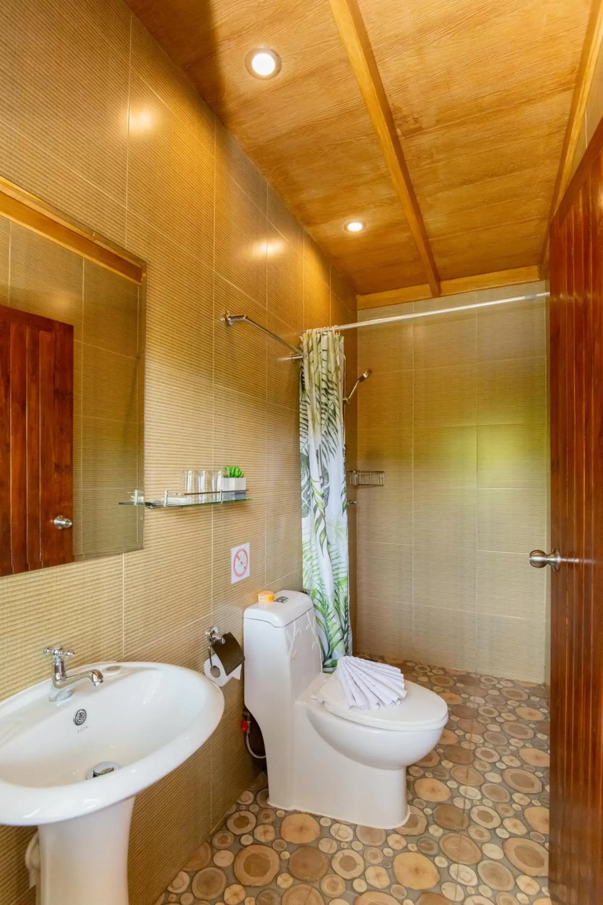 Bathroom in Khao Sok River Home Resort