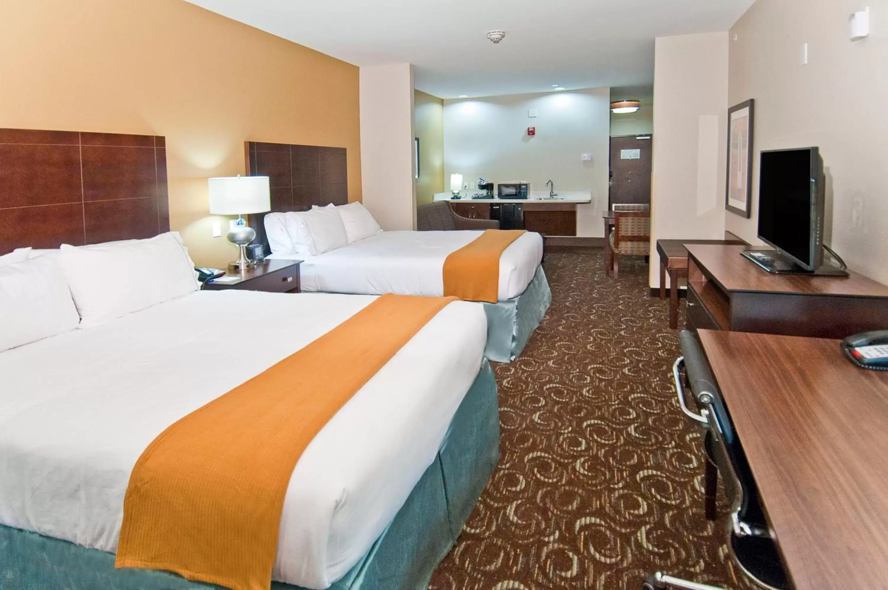 Photo of the whole room, Bed in Holiday Inn Express & Suites San Antonio SE by AT&T Center, an IHG Hotel