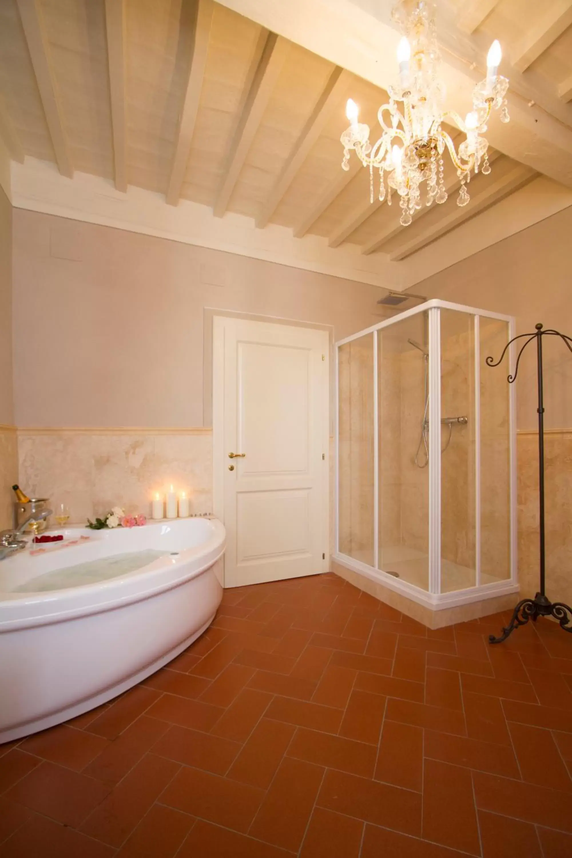Shower, Bathroom in Cortona Suite