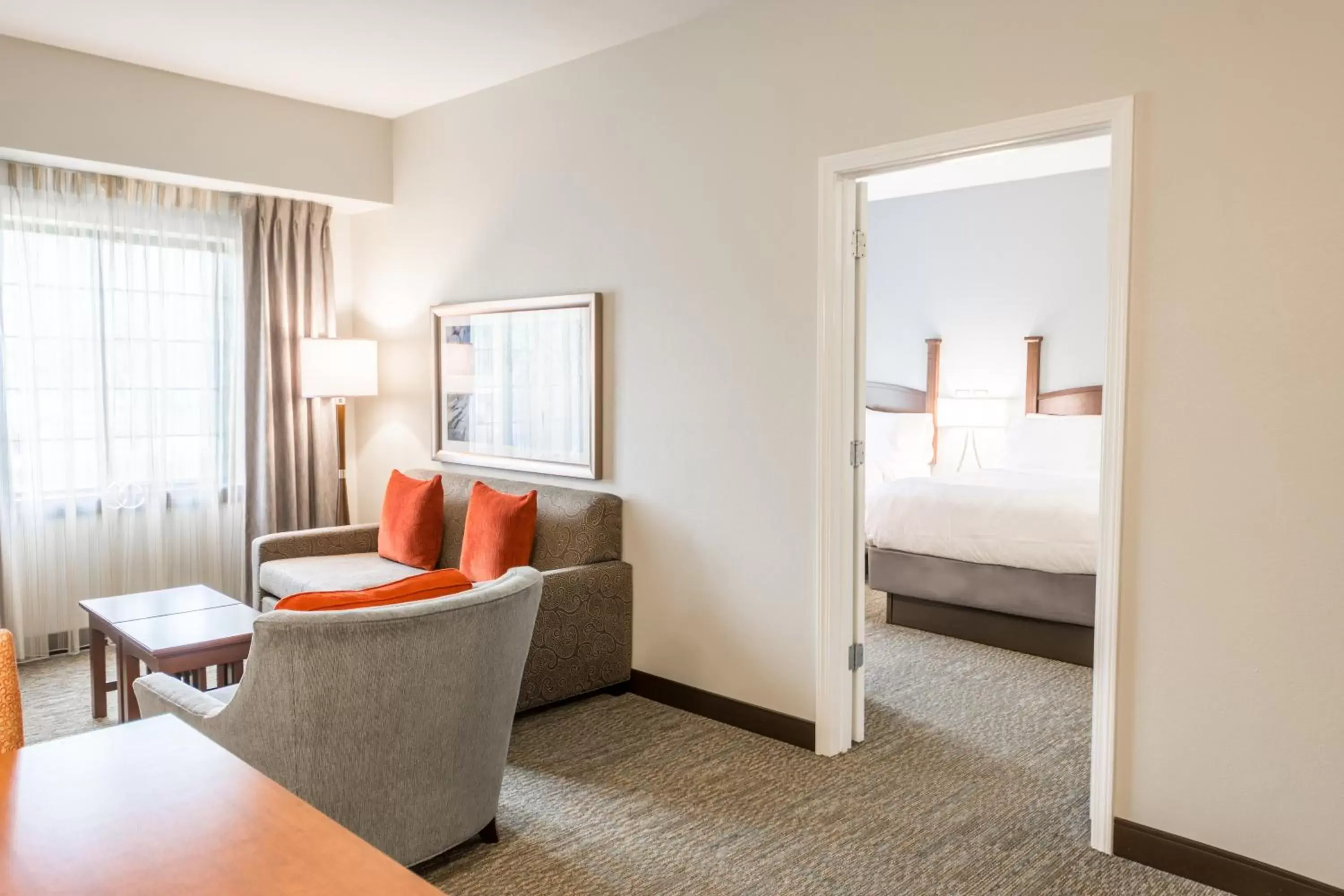 Photo of the whole room, Seating Area in Staybridge Suites - Kansas City-Independence, an IHG Hotel