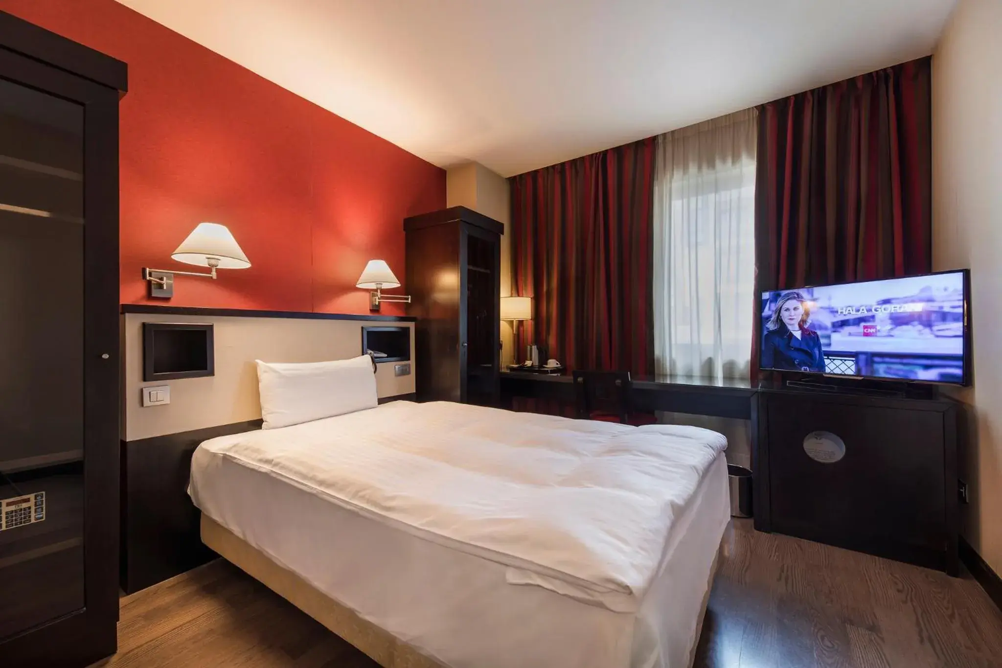 Bed in Hotel CH Bucharest