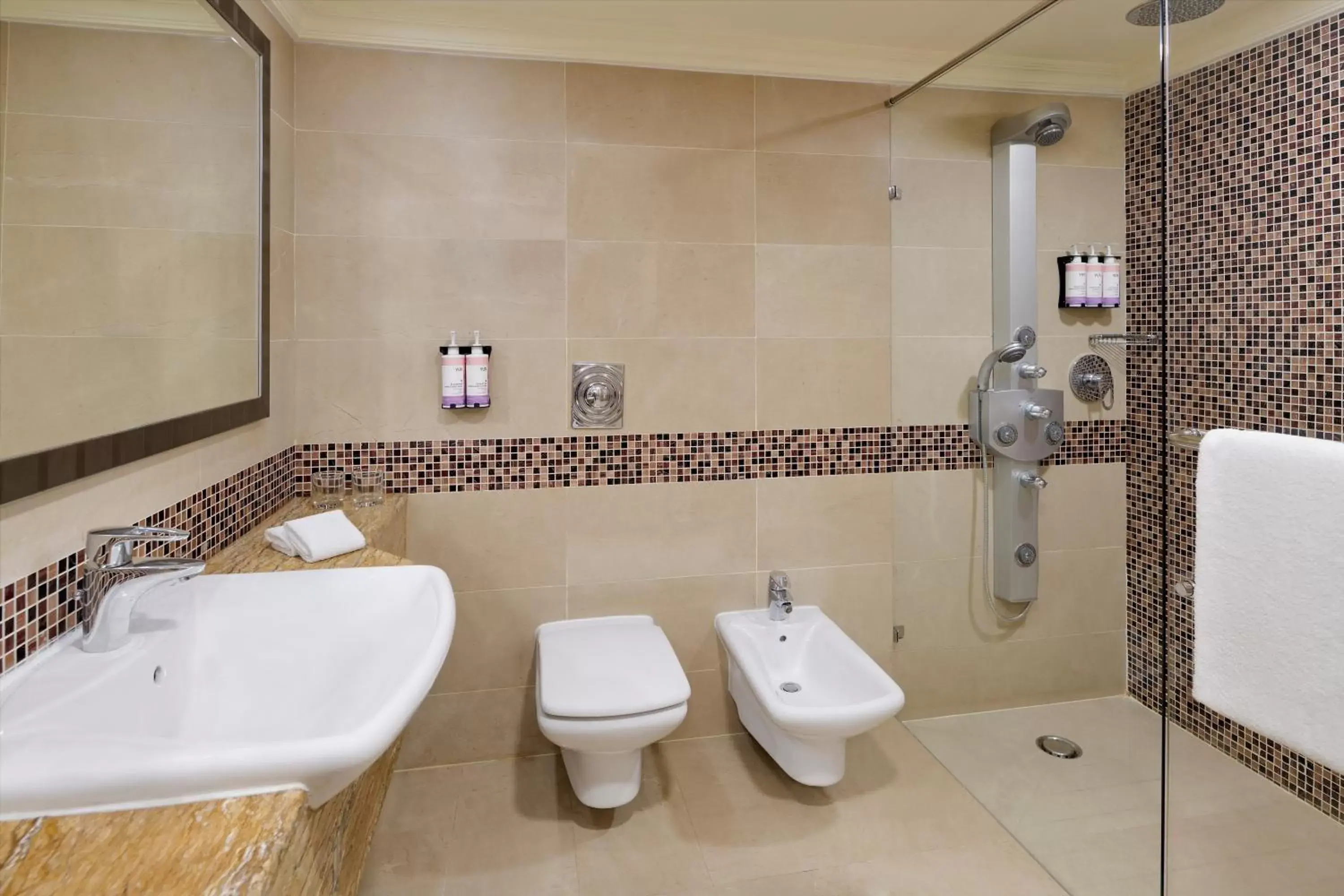 Bathroom in Mövenpick Hotel Karachi