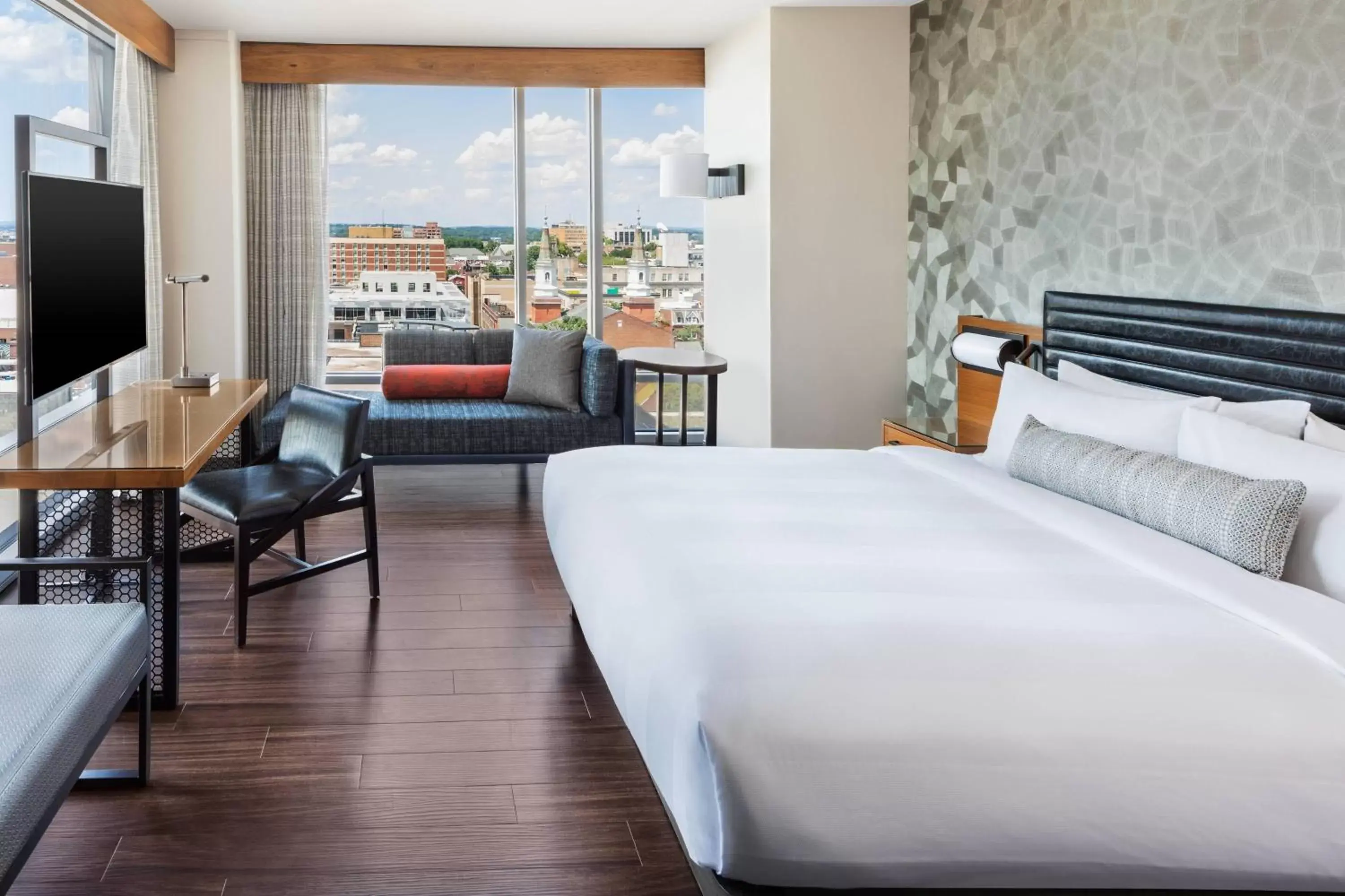 Deluxe East Corner King, Guest room, 1 King, City view in Lancaster Marriott at Penn Square Deluxe East Corner King, Guest room, 1 King, City view in Lancaster Marriott at Penn Square