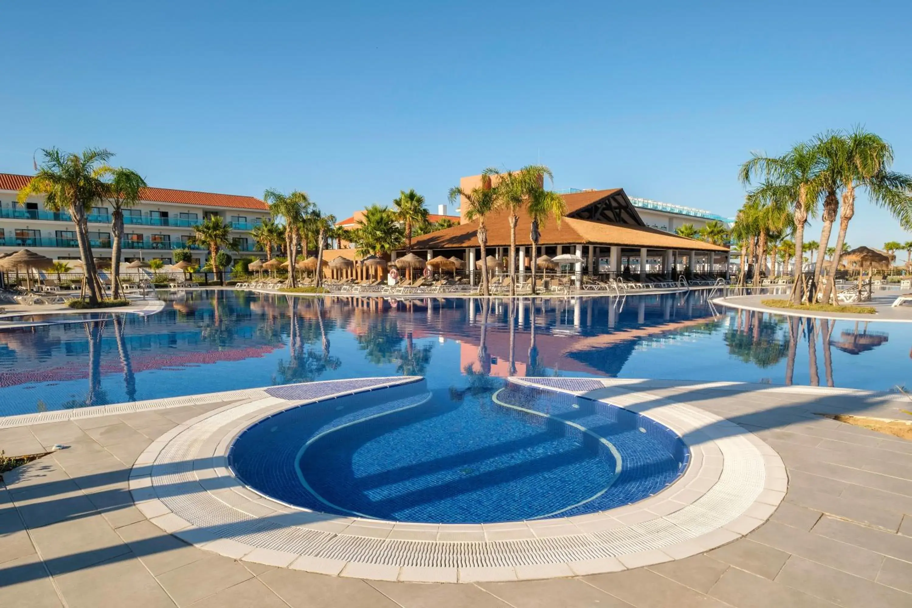 Swimming Pool in Hotel Best Costa Ballena
