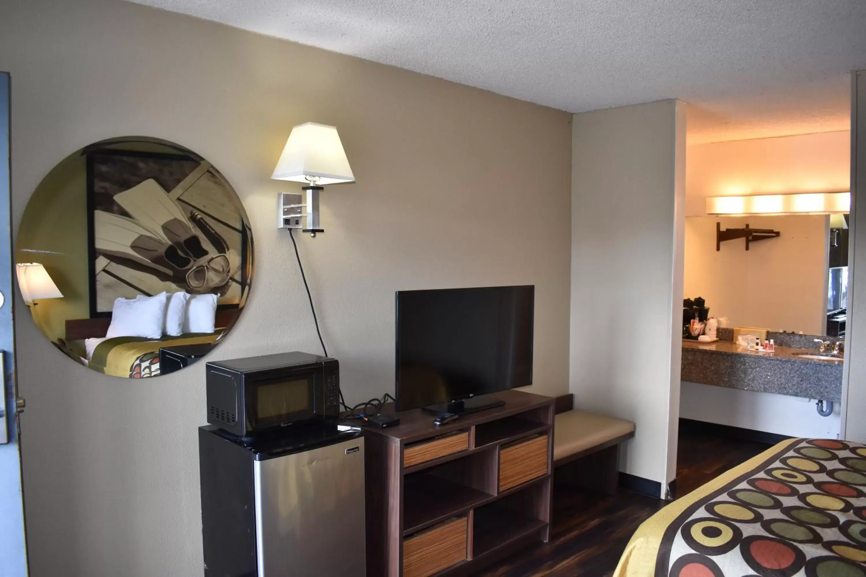 TV and multimedia, TV/Entertainment Center in Super 8 by Wyndham Ocala I-75