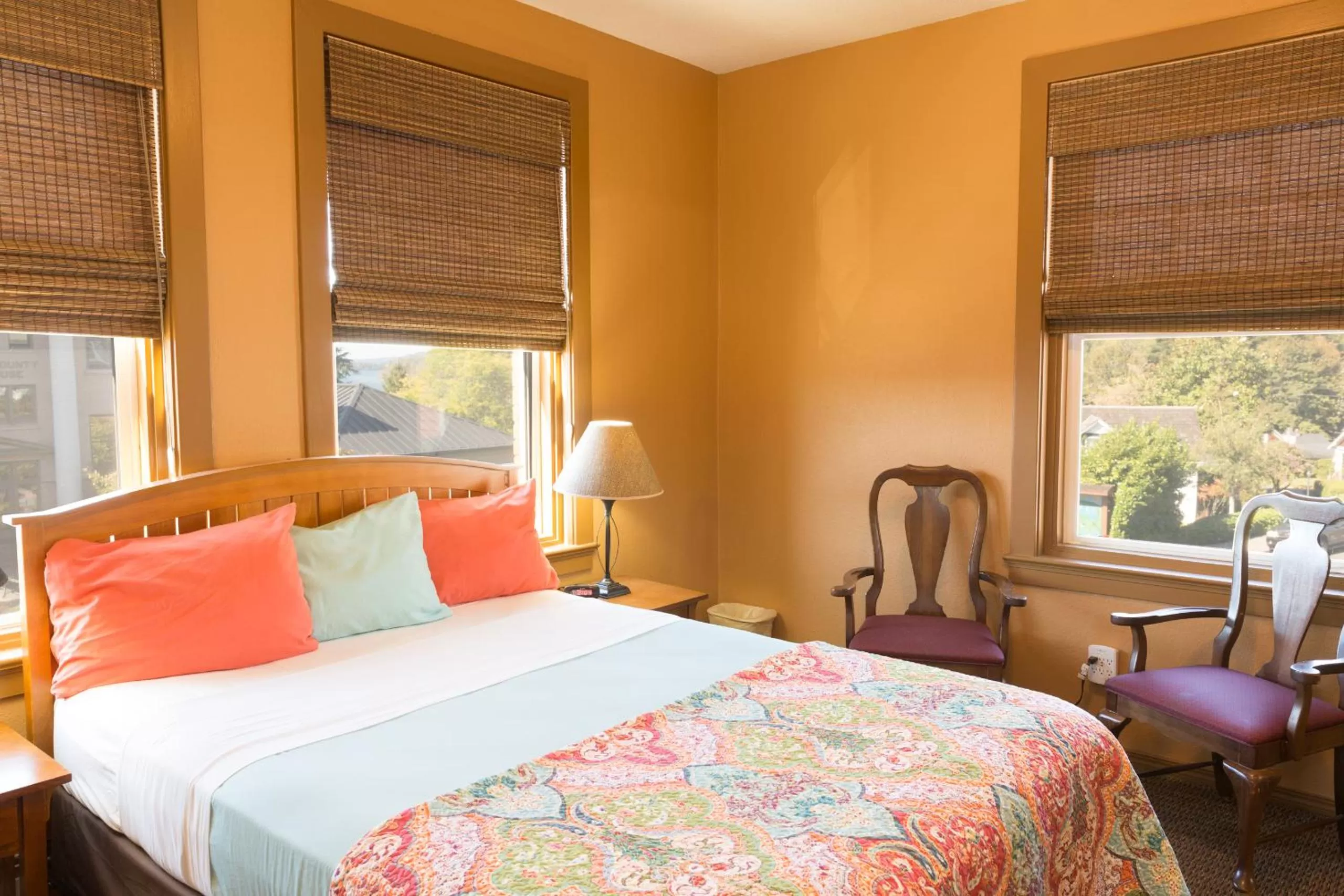 Bedroom in Hotel Cathlamet