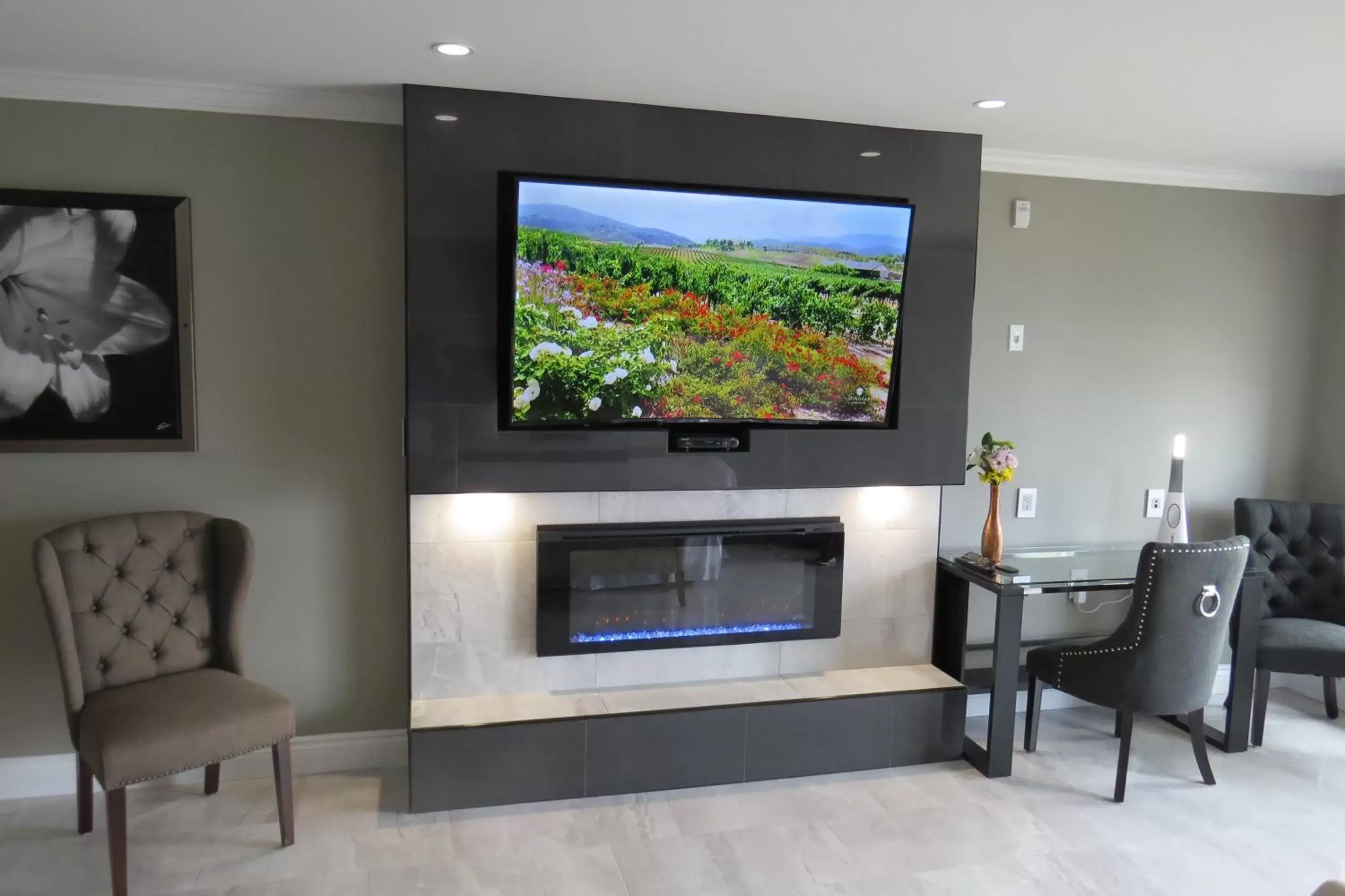 TV/Entertainment Center in Dockside Suites