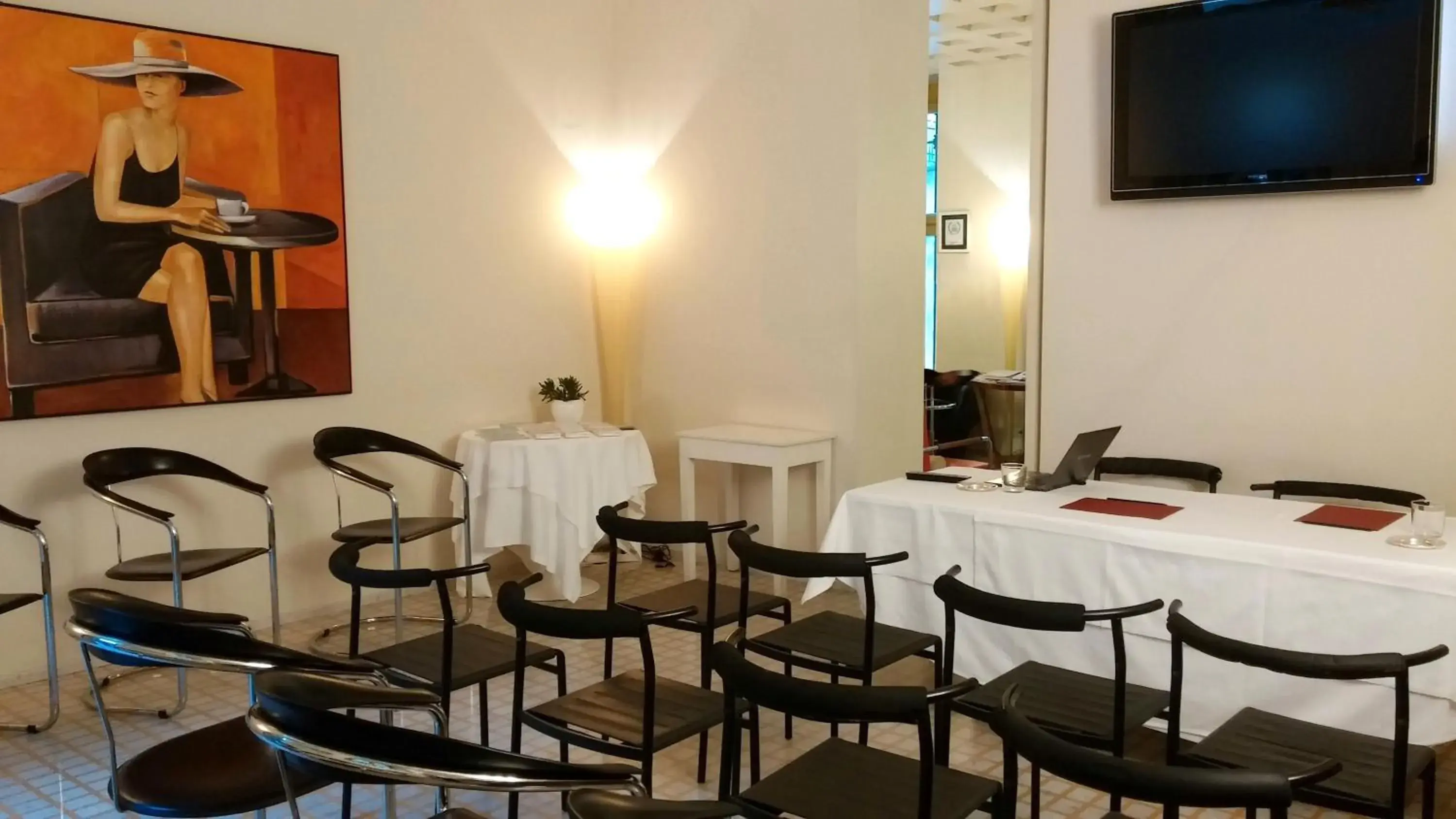 Meeting/conference room, Restaurant/Places to Eat in Petronilla - Hotel In Bergamo