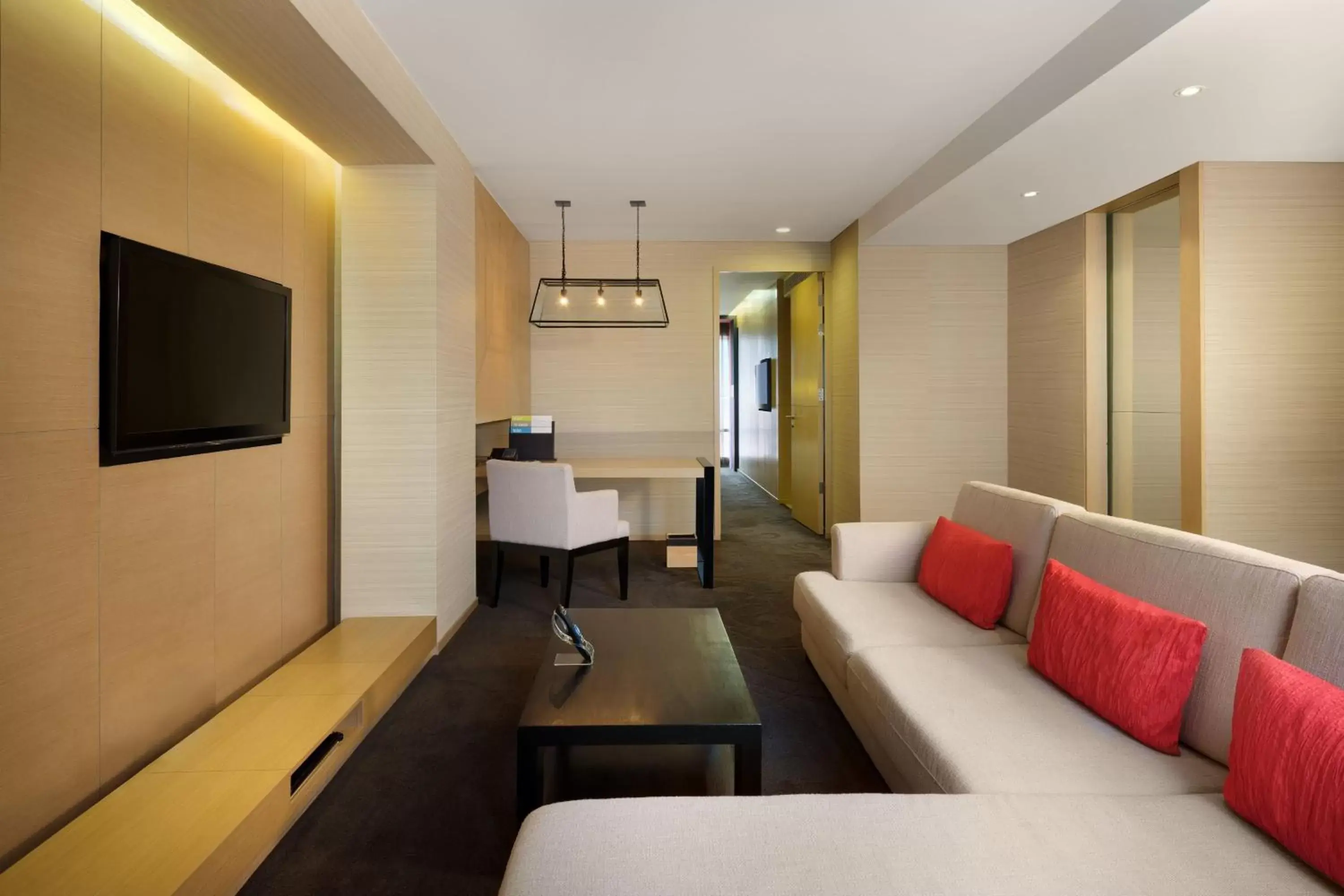 Living room, Seating Area in Four Points by Sheraton Bangkok, Sukhumvit 15