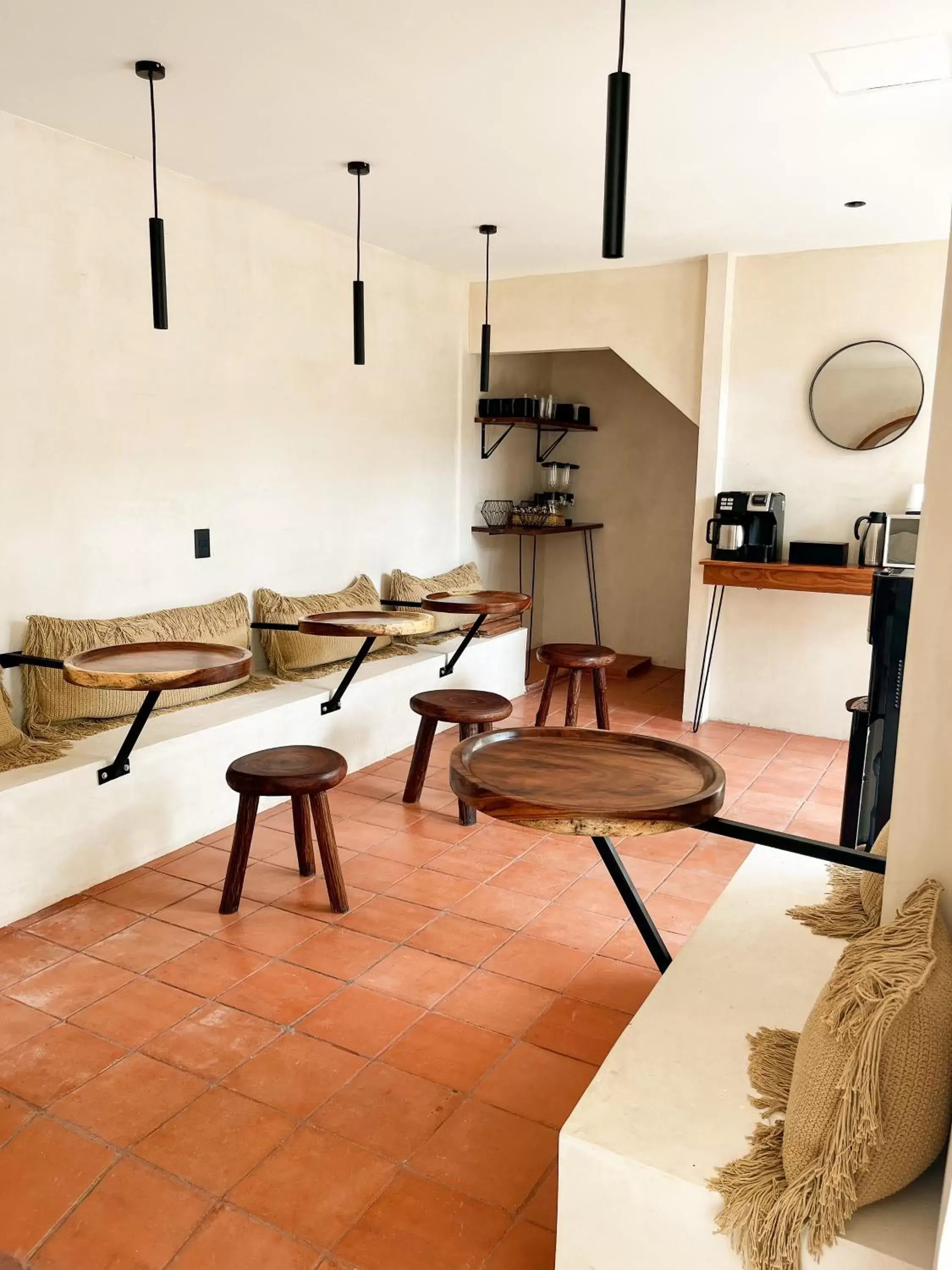 Coffee/tea facilities, Seating Area in Rodina Boutique Hotel