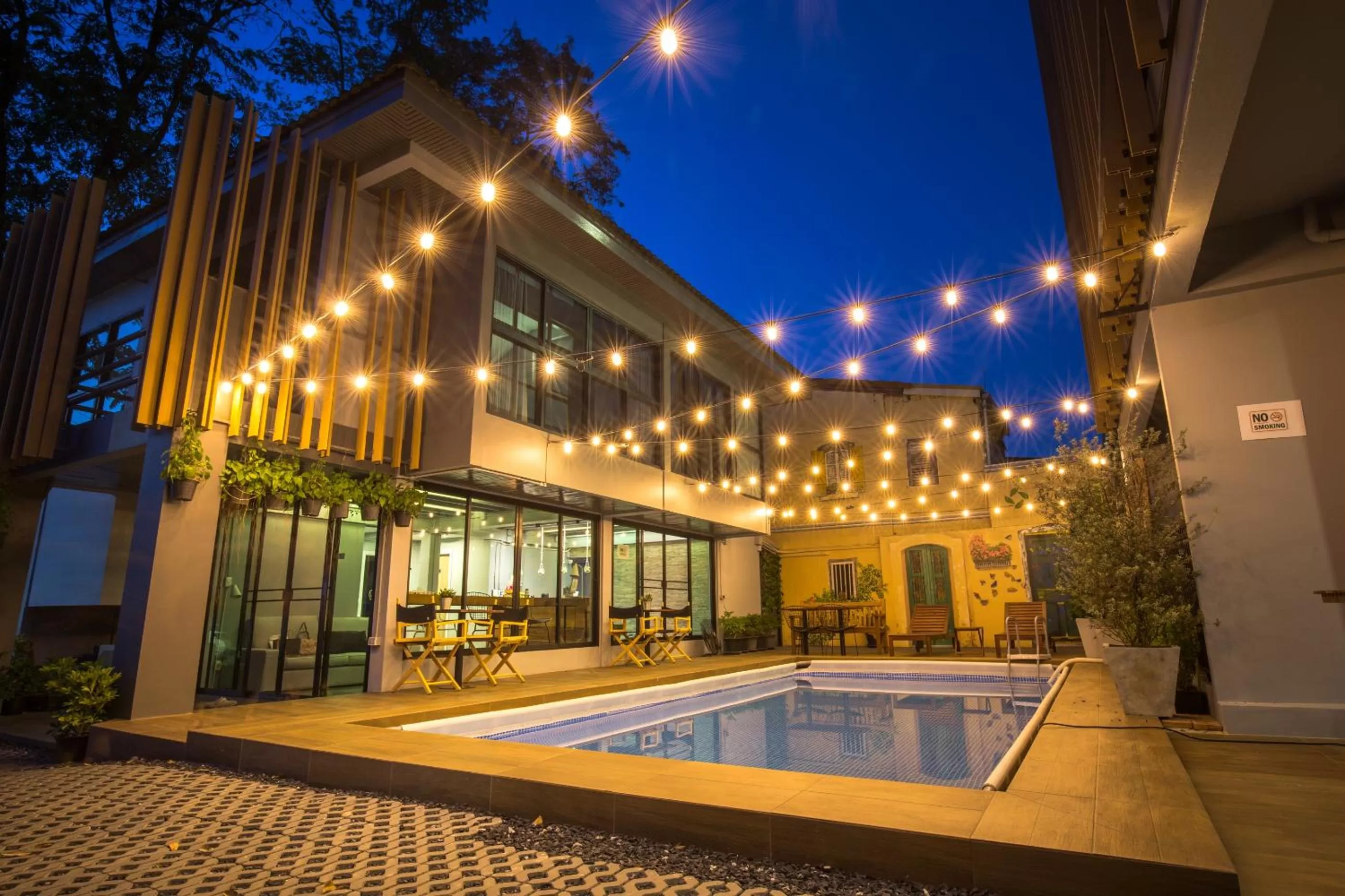 Swimming pool in Nest by Sangob