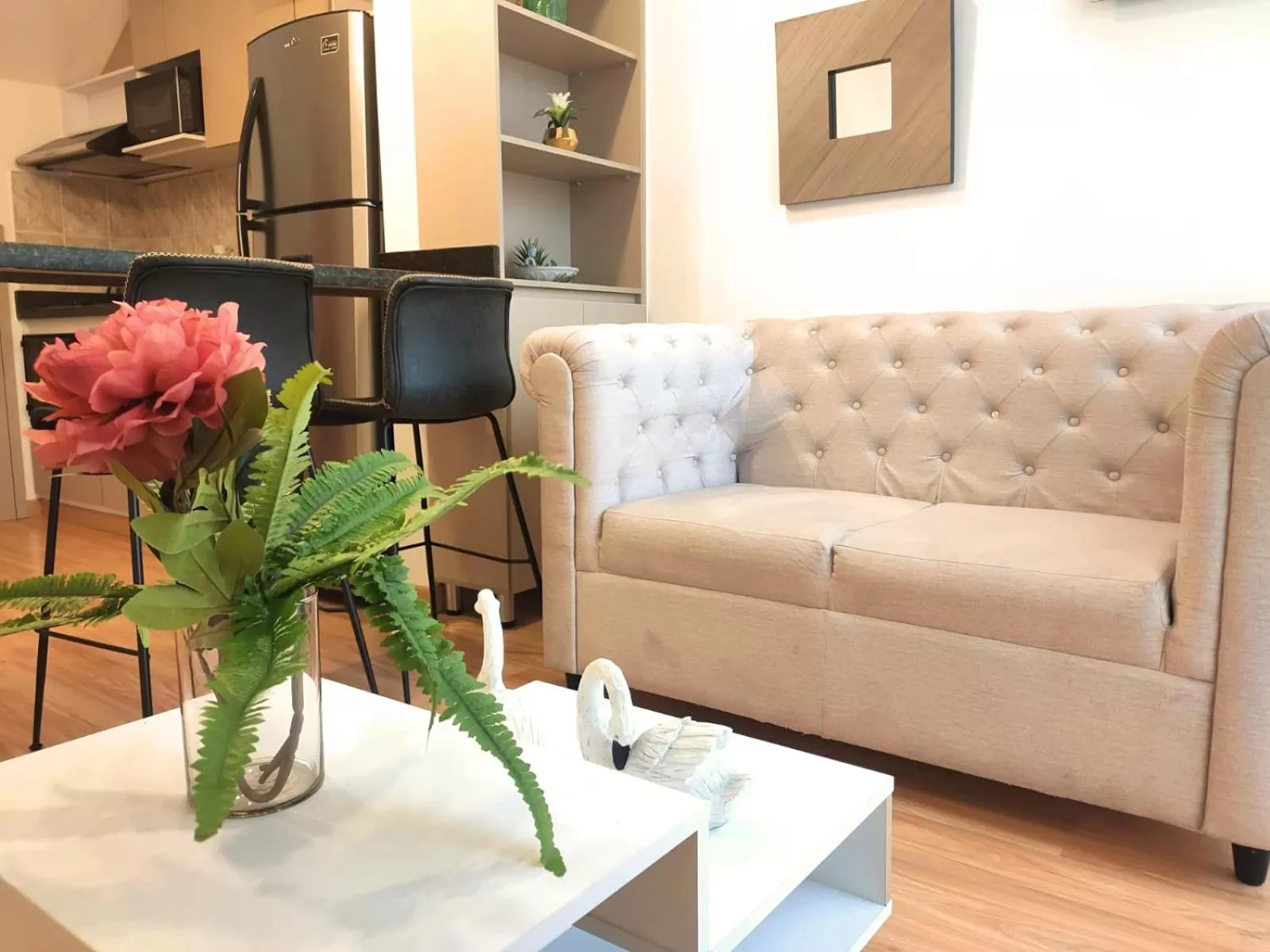 Seating area in Cora 96 Street Apartments