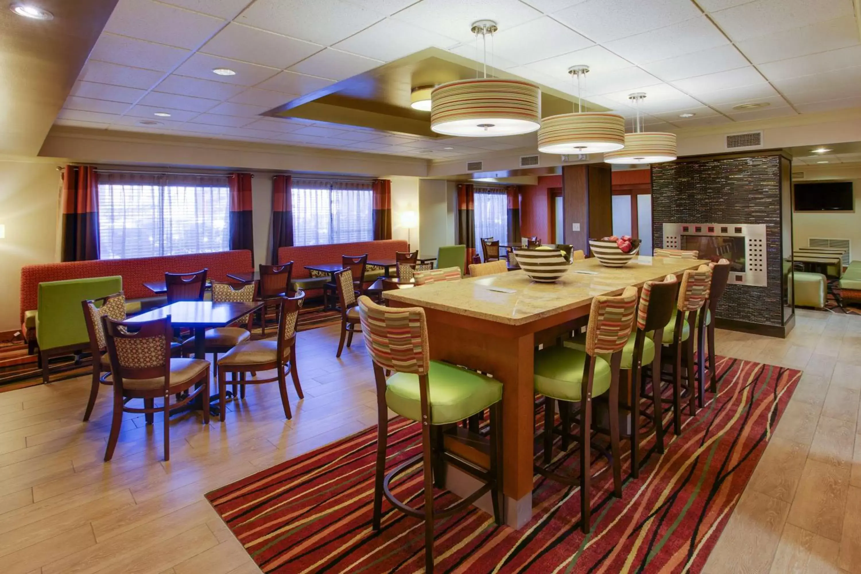 Lobby or reception, Restaurant/Places to Eat in Hampton Inn Williamsport