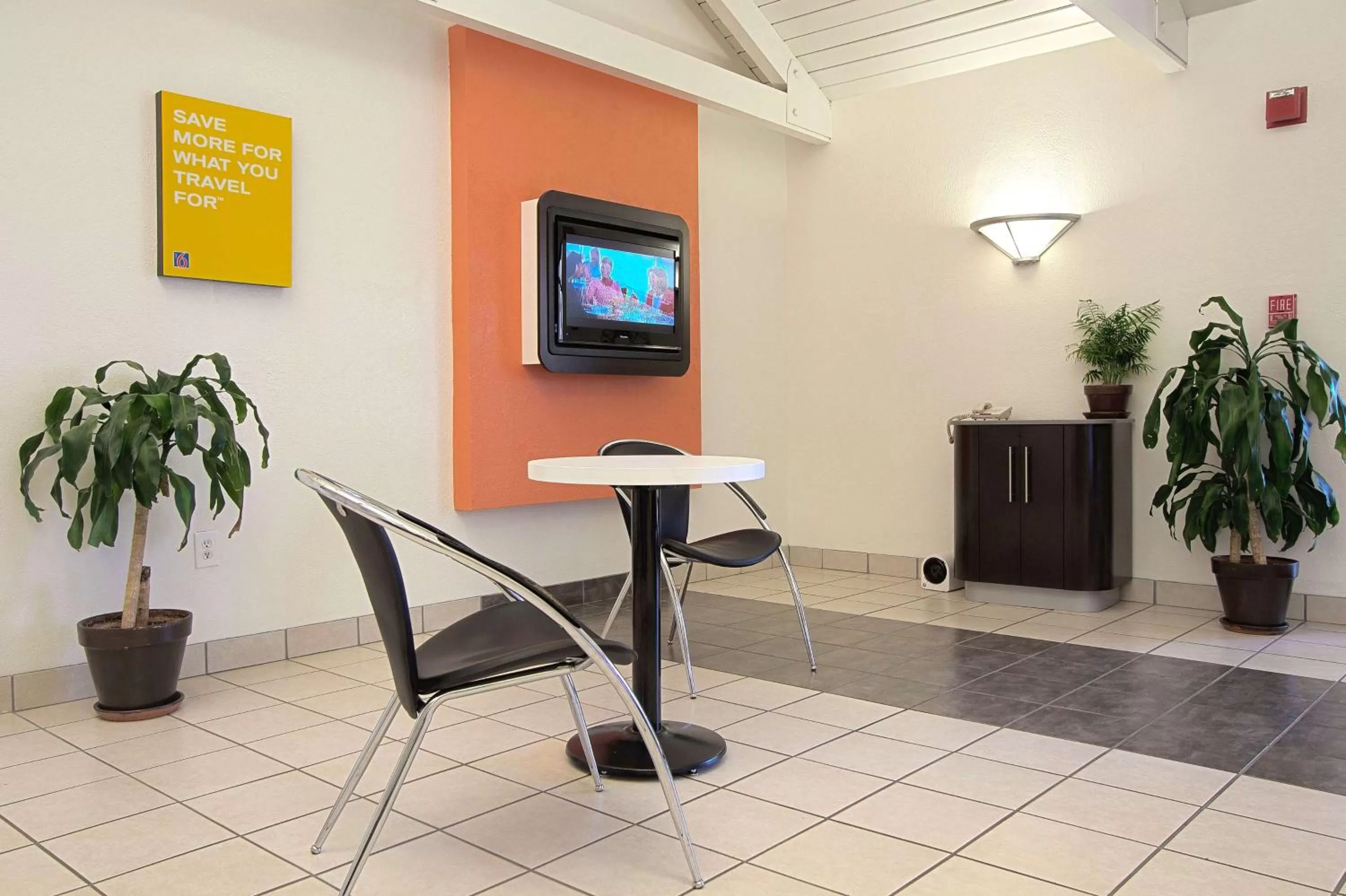 TV and multimedia in Motel 6-Piscataway, NJ