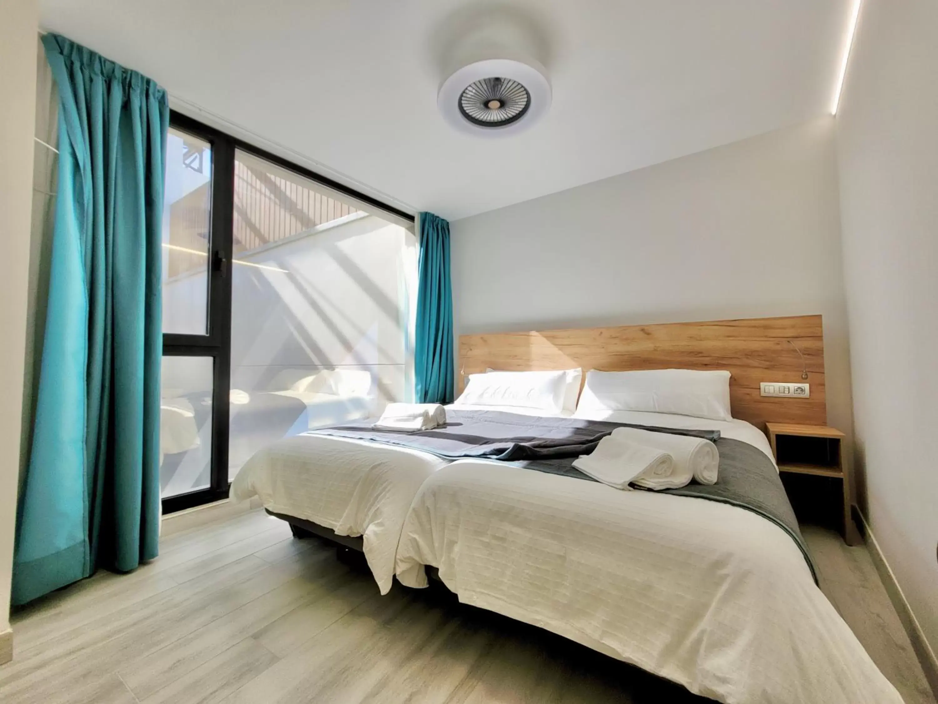 Restaurant/places to eat, Bed in Puerto Azul Restaurant/places to eat, Bed in Puerto Azul