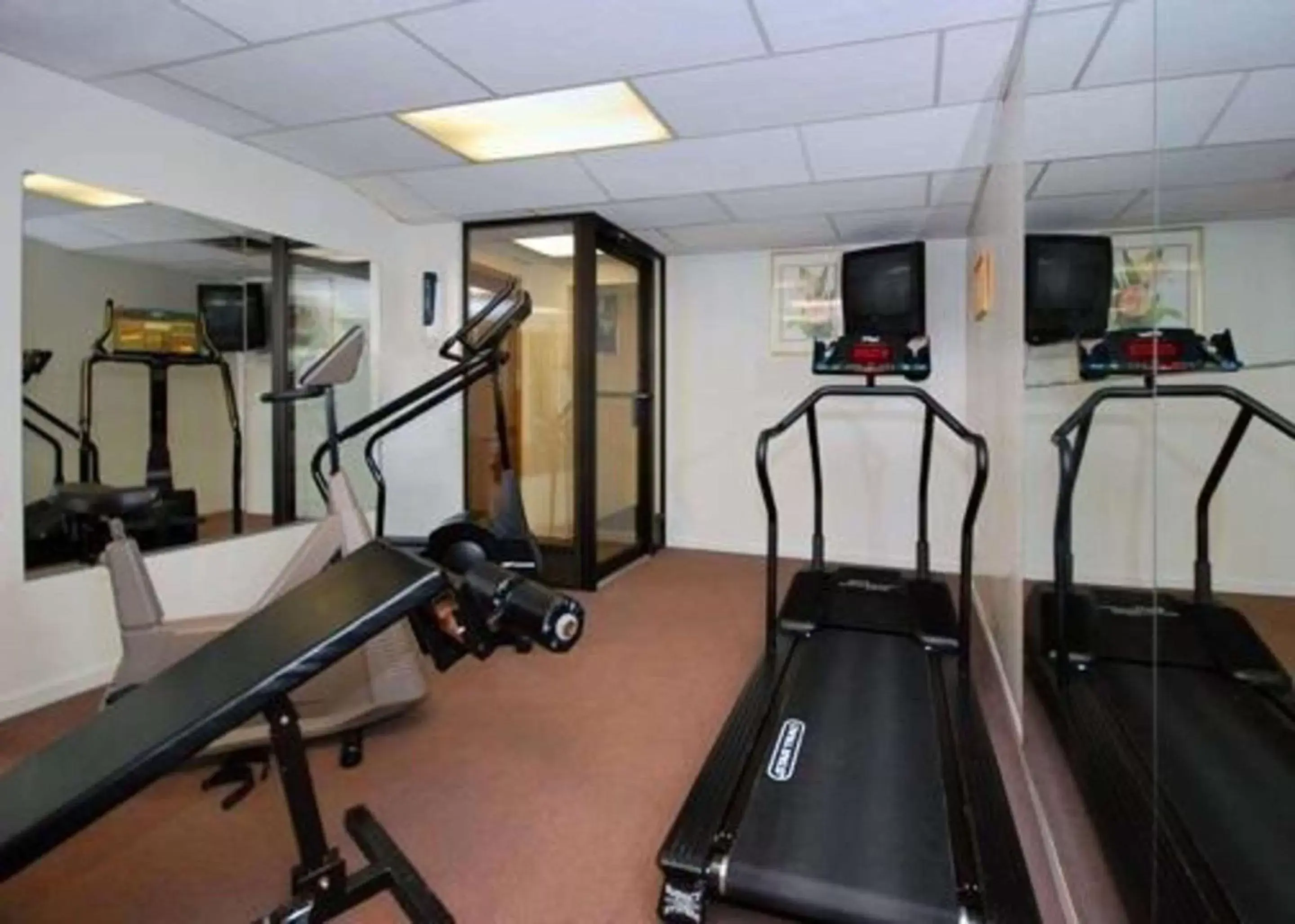Fitness centre/facilities, Fitness Center/Facilities in Quality Inn Pittsburgh Airport
