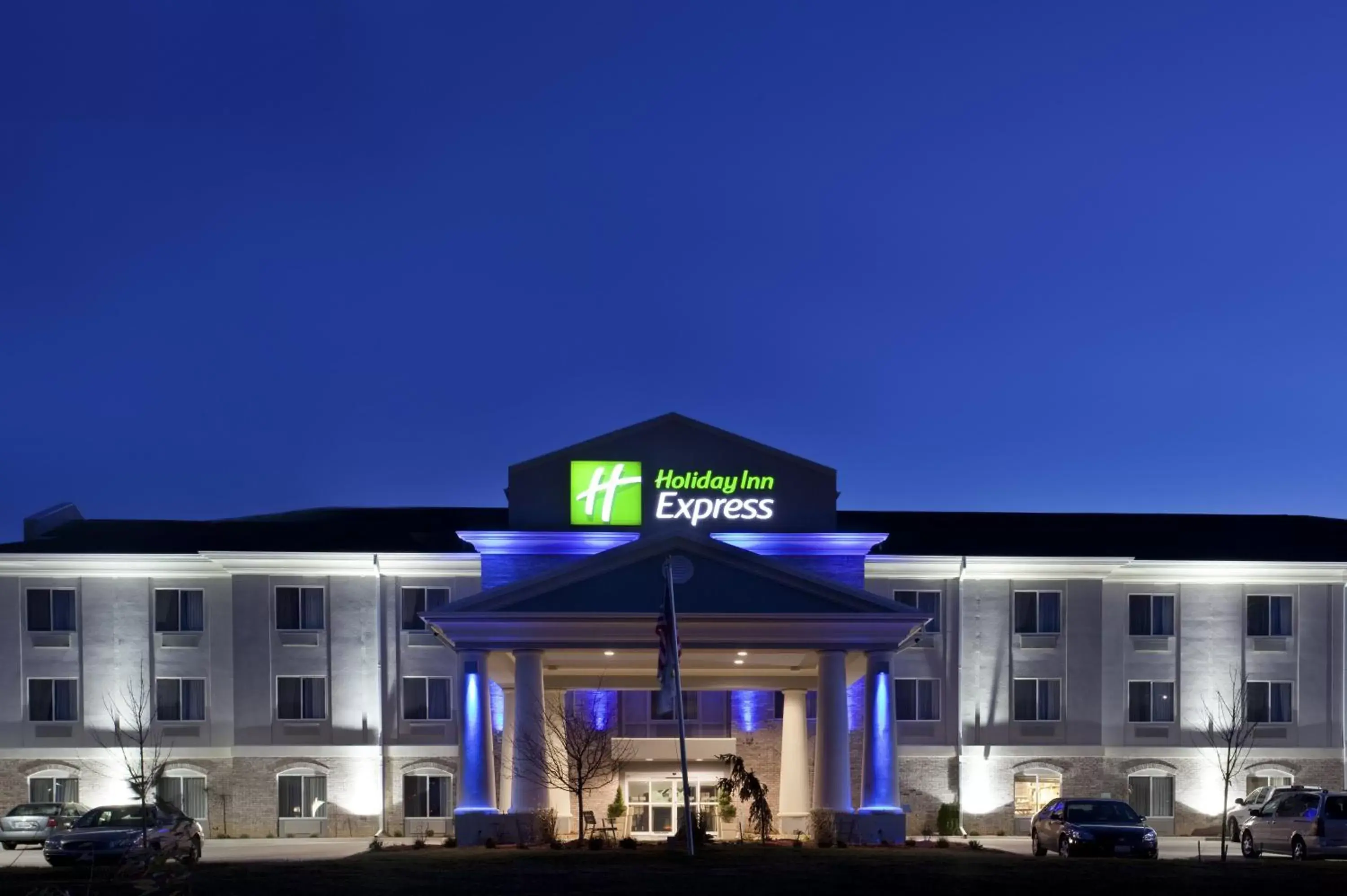 Property building in Holiday Inn Express Le Roy, an IHG Hotel