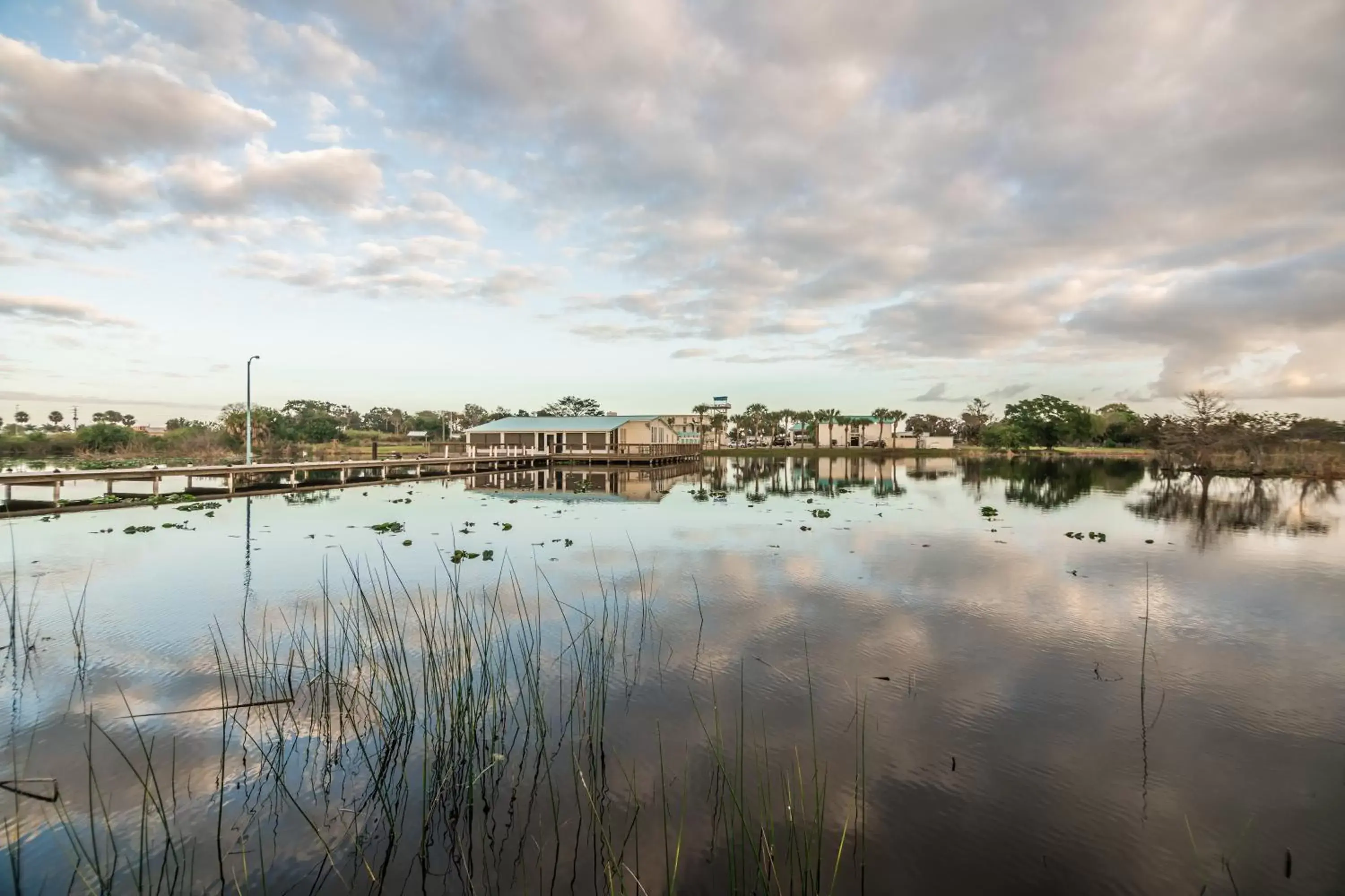 Property building in Days Inn & Suites by Wyndham Lake Okeechobee