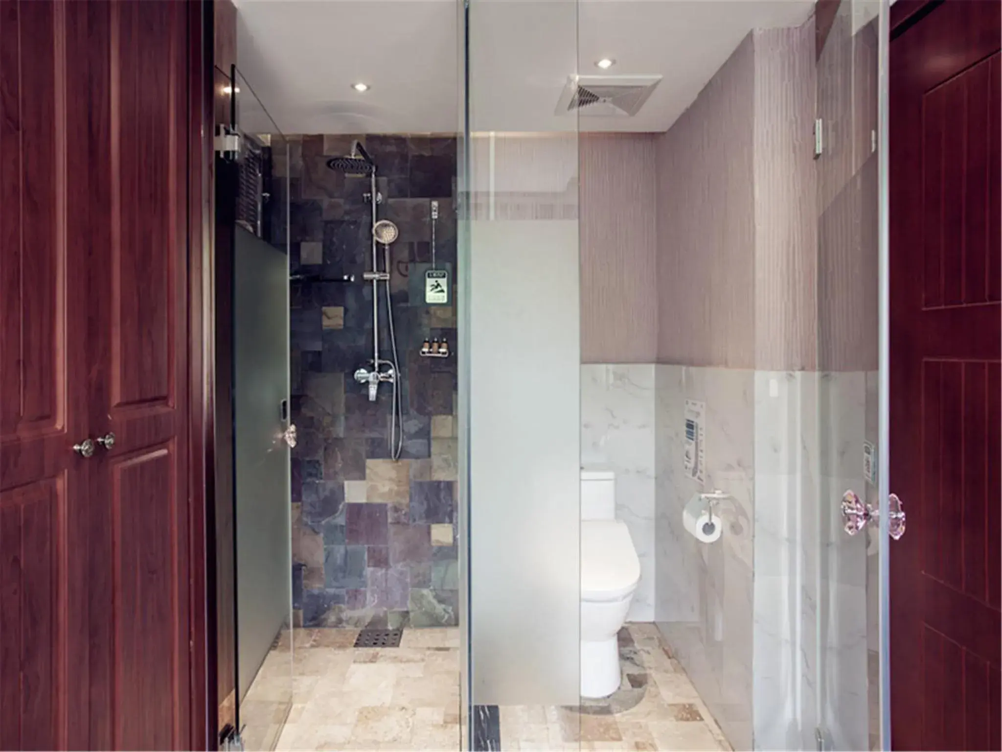 Bathroom in Yurong West-Lake-Cottage Holiday Hotel Hangzhou