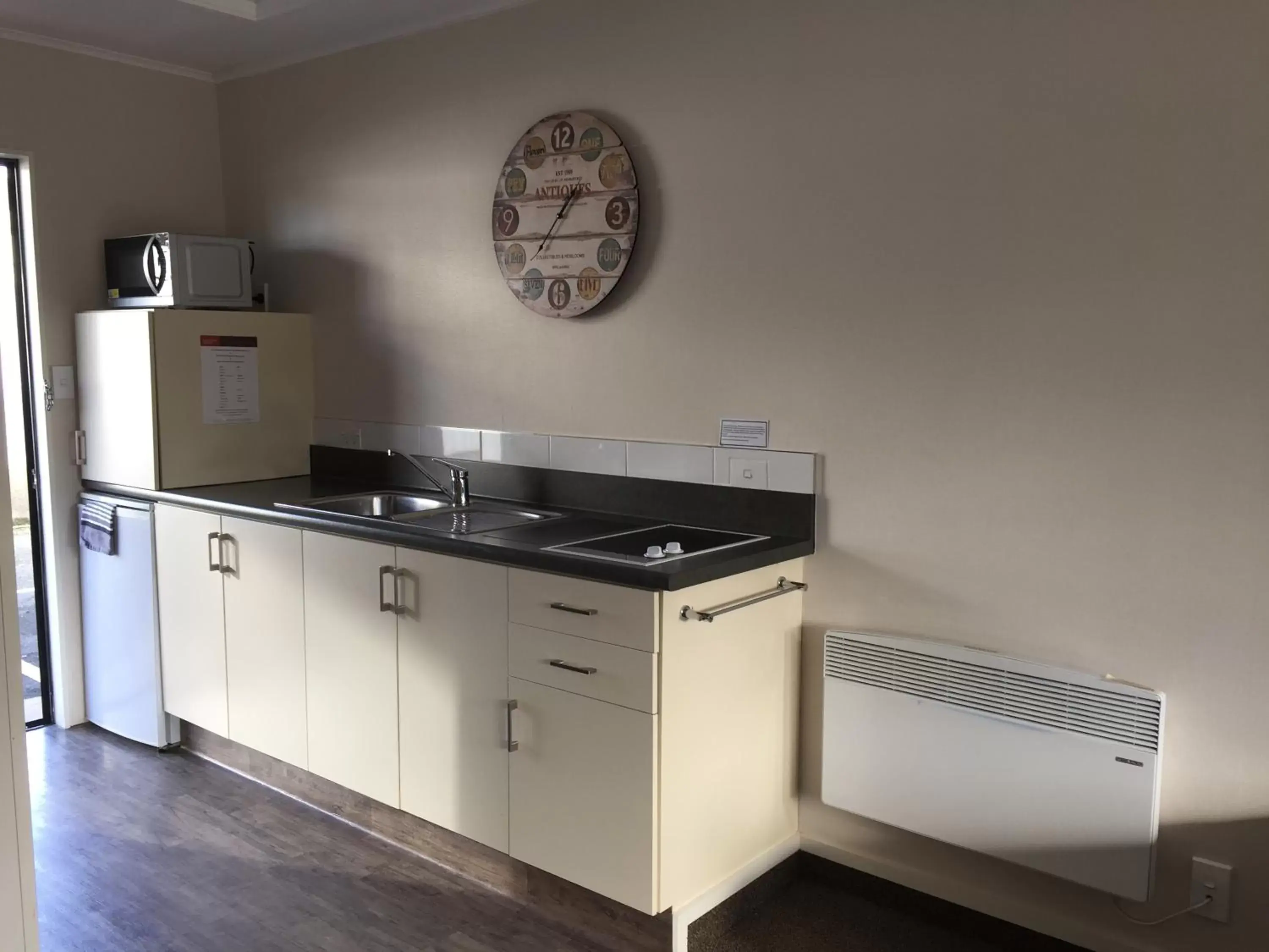 Deluxe Double or Twin Studio in Lakefront Lodge Deluxe Double or Twin Studio in Lakefront Lodge