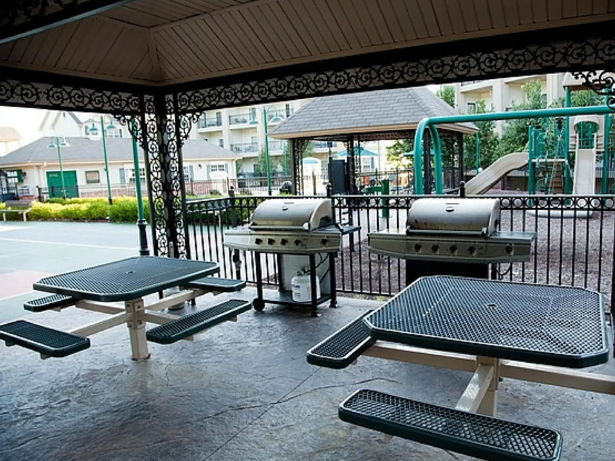 BBQ facilities in French Quarter Resort