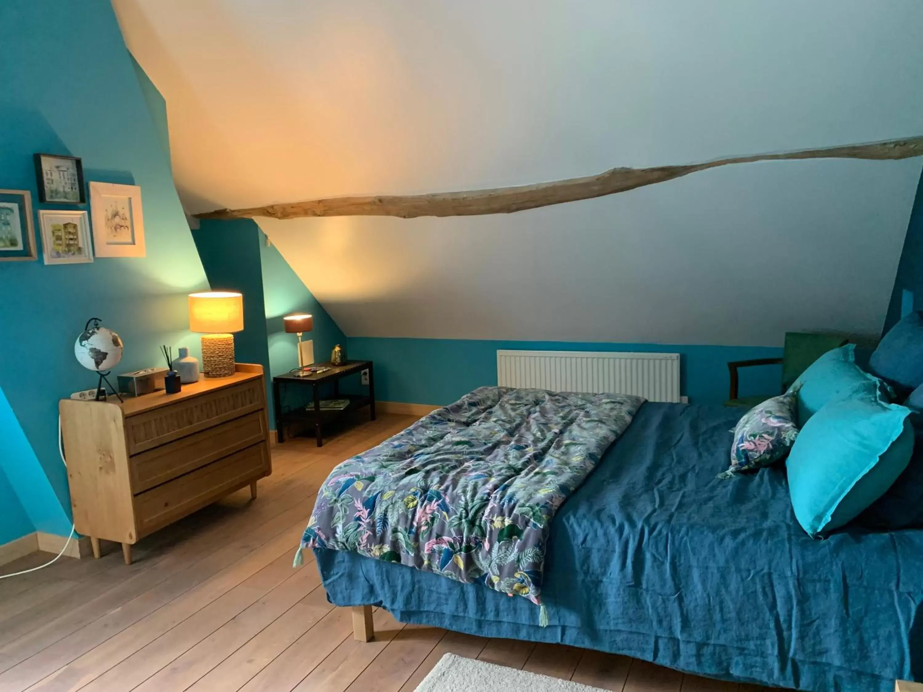 Photo of the whole room, Bed in L’En Vert du Monde