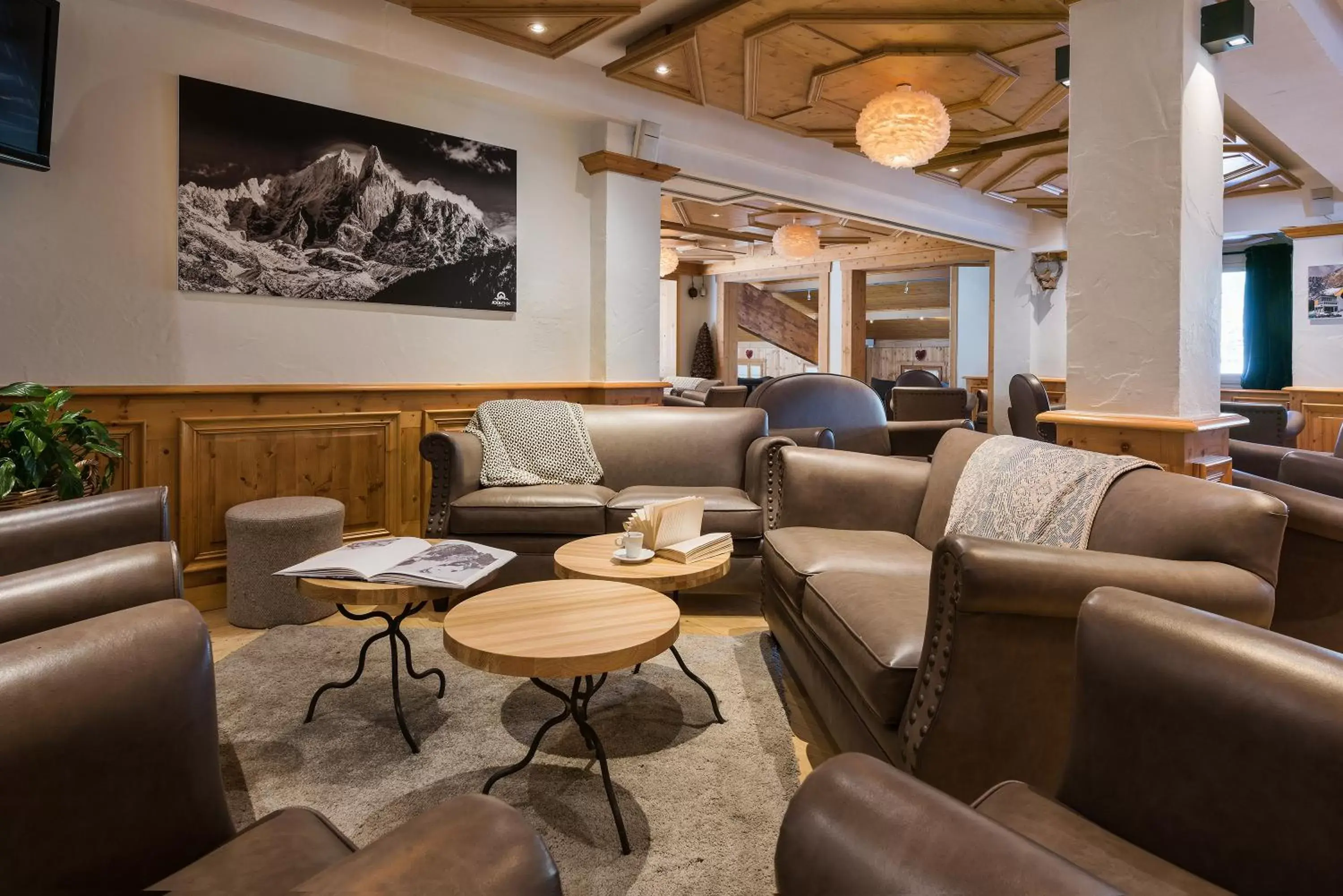 Lounge or bar, Seating Area in Hotel le Petit Dru