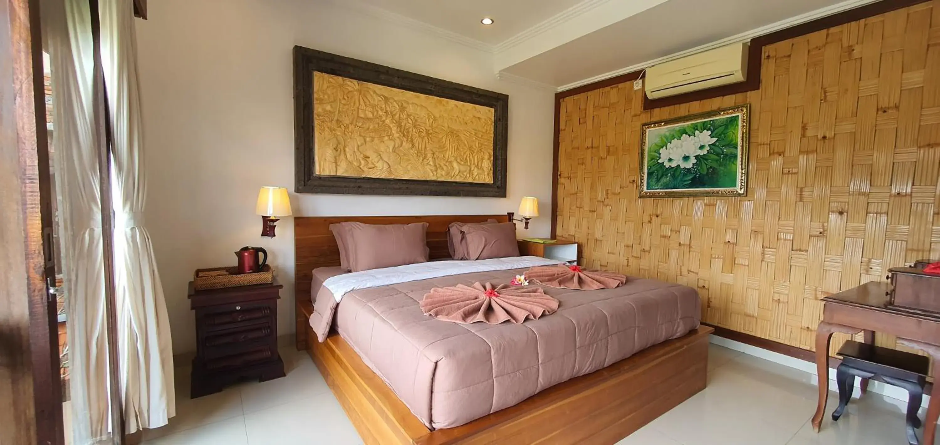 Bedroom, Bed in Kun Kun Guest House