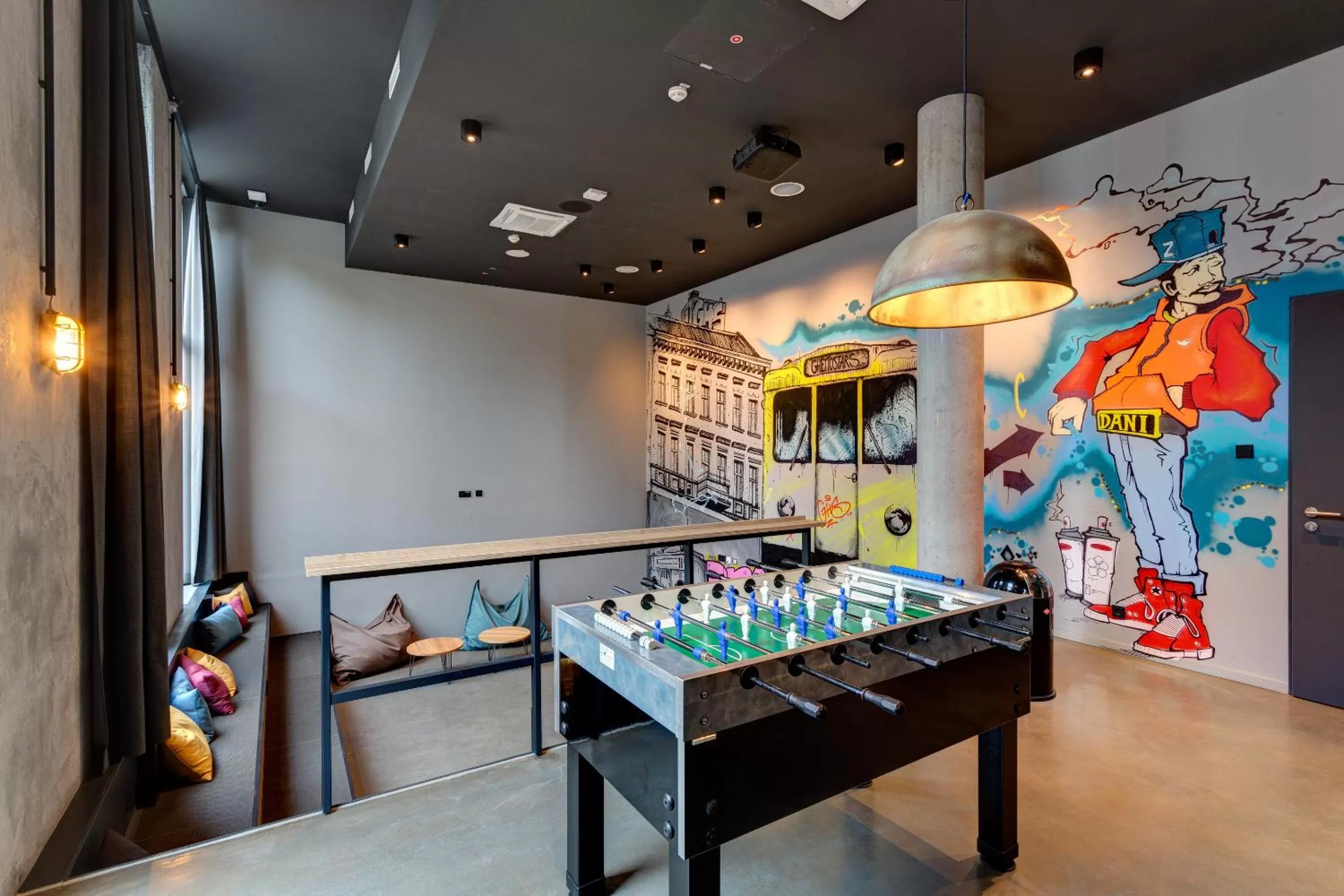 Schulz Hotel Berlin Wall at the East Side Gallery