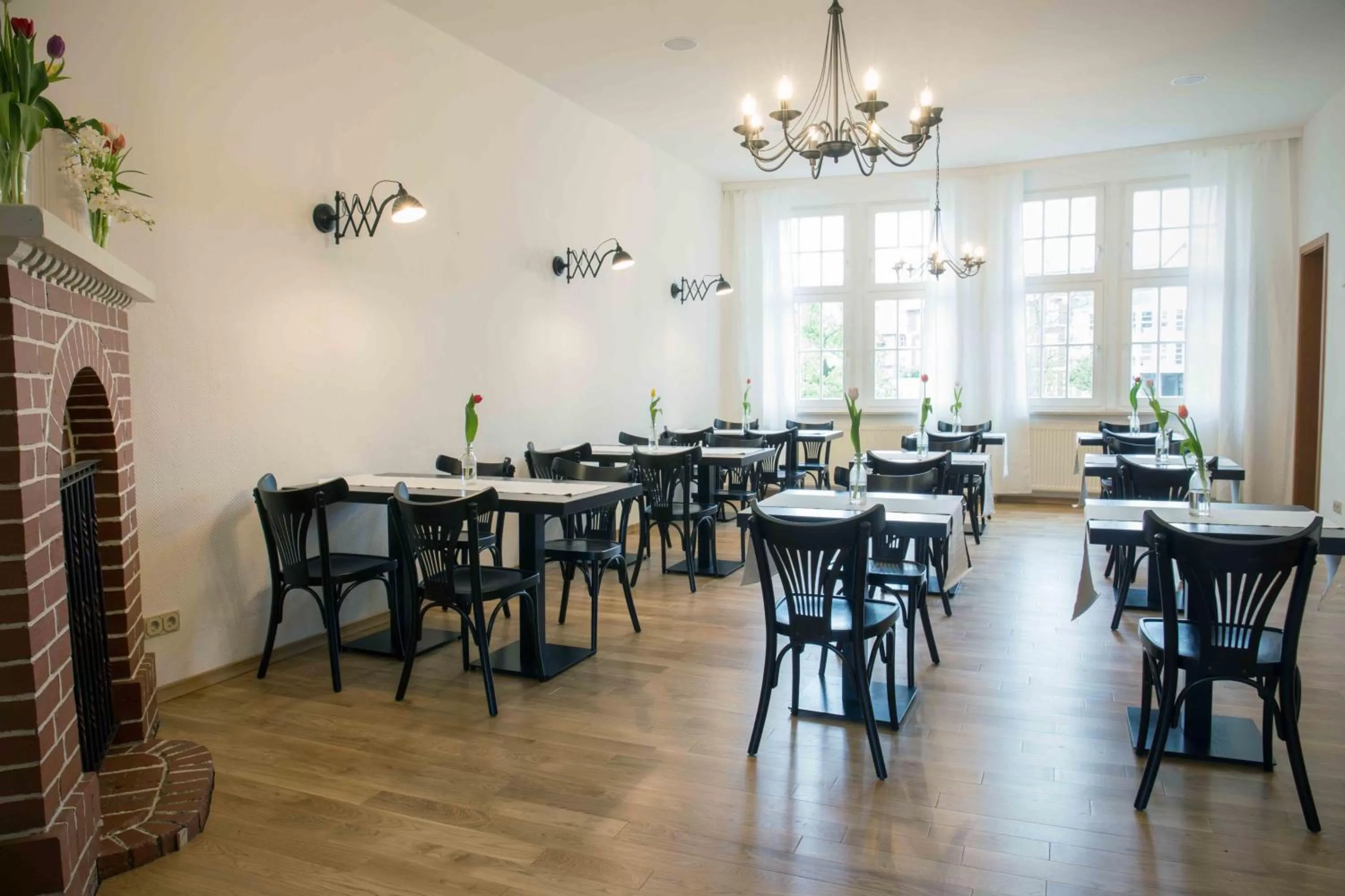 Restaurant/places to eat in Hotel 1912