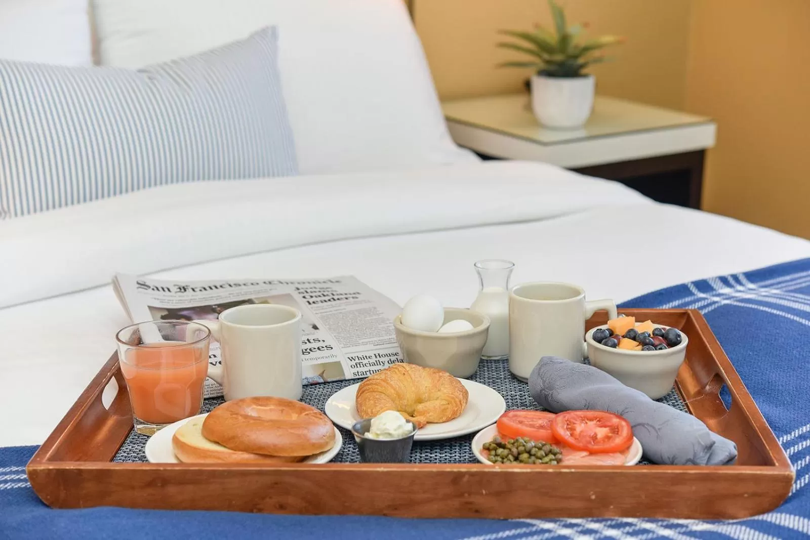 Continental breakfast, Bed in Waters Edge