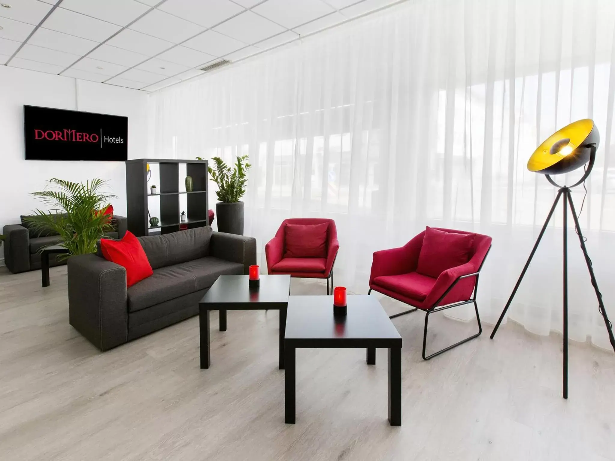 Lounge or bar, Seating Area in DORMERO Hotel Dessau-Roßlau