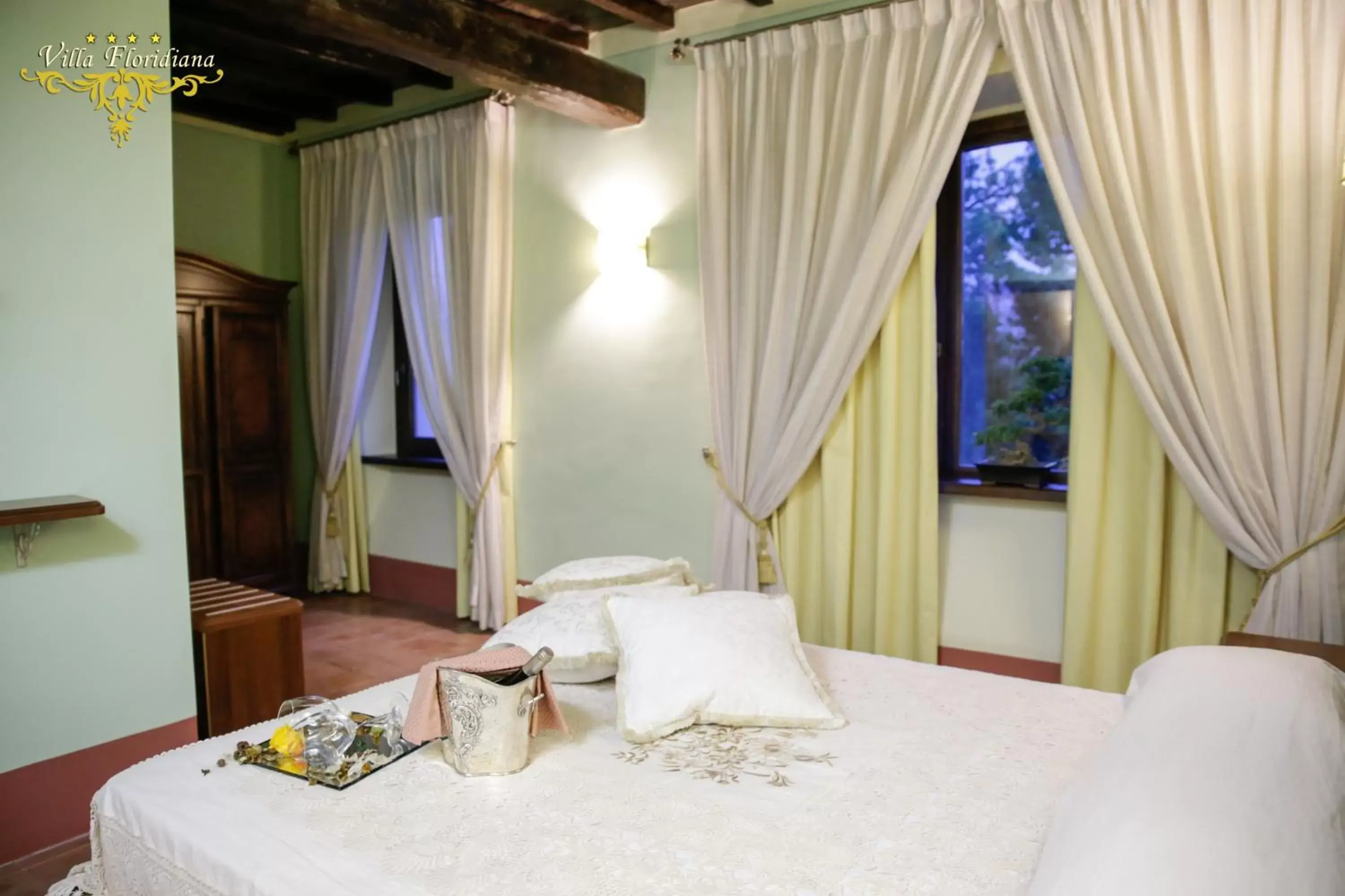 Bed in Villa Floridiana