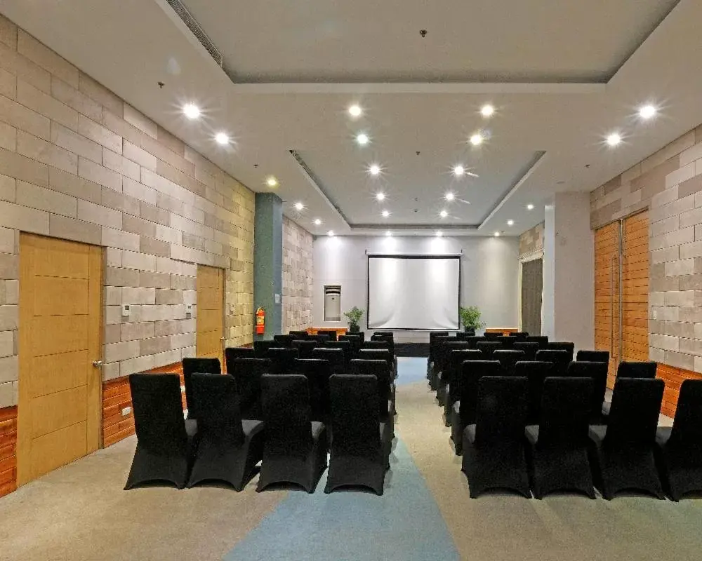 Meeting/conference room in Solea Mactan Resort