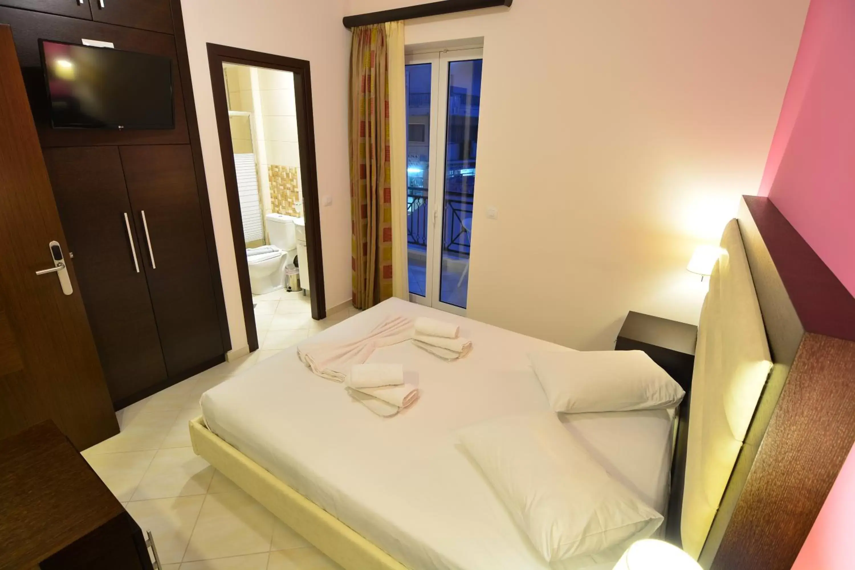 Bed in Hotel Kyani Akti