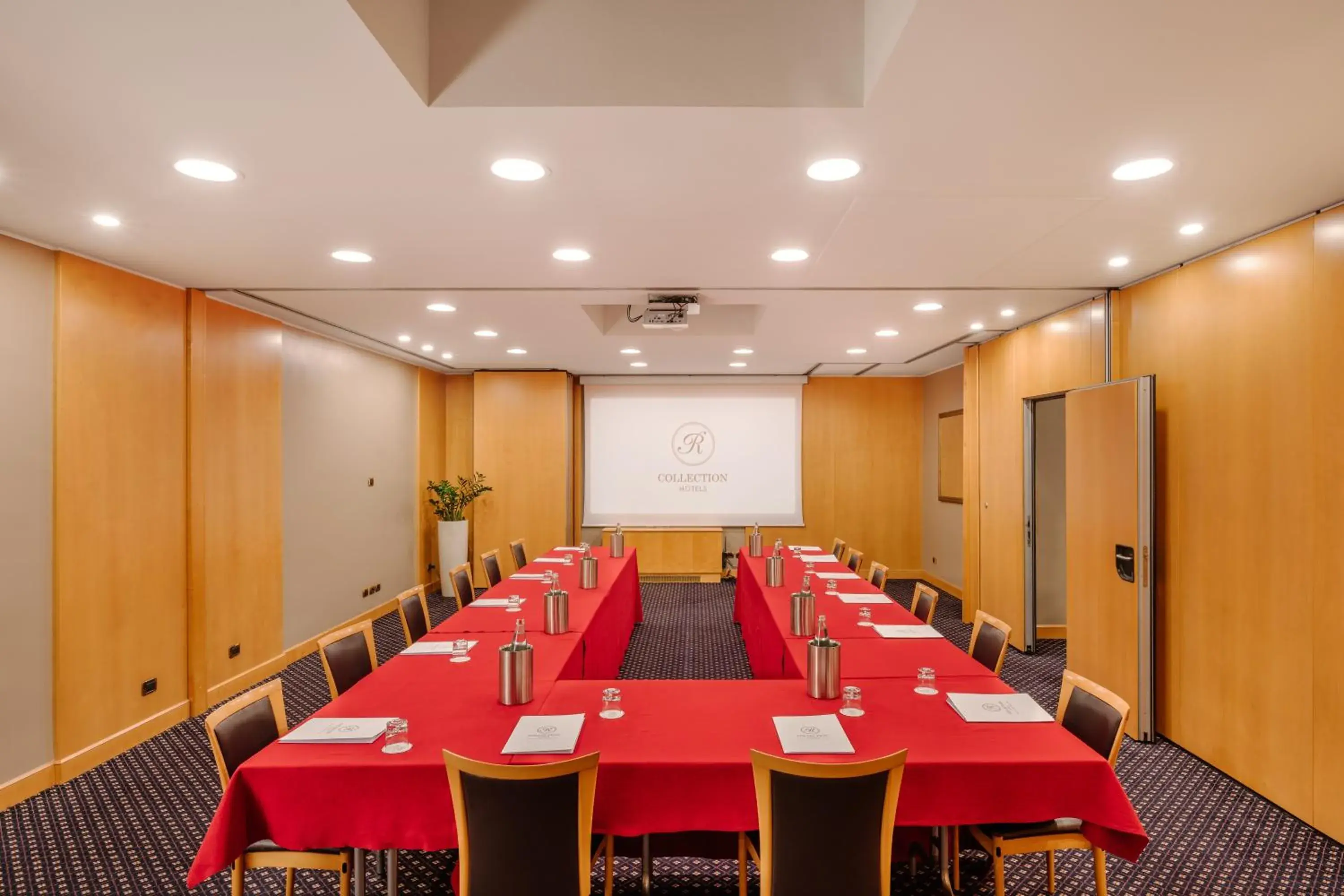 Meeting/conference room in City Life Hotel Poliziano