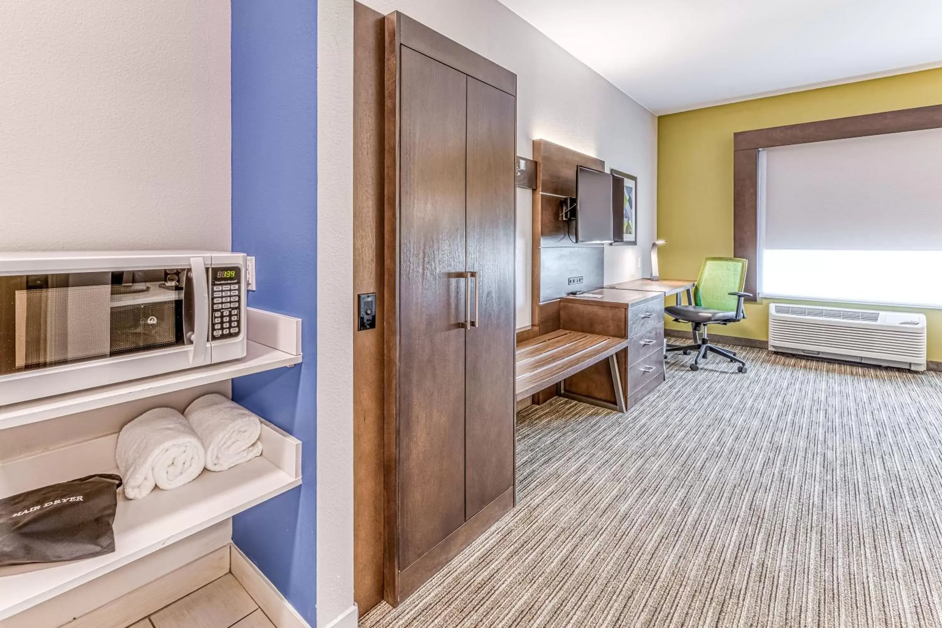 Photo of the whole room, Bathroom in Holiday Inn Express & Suites - Rantoul, an IHG Hotel