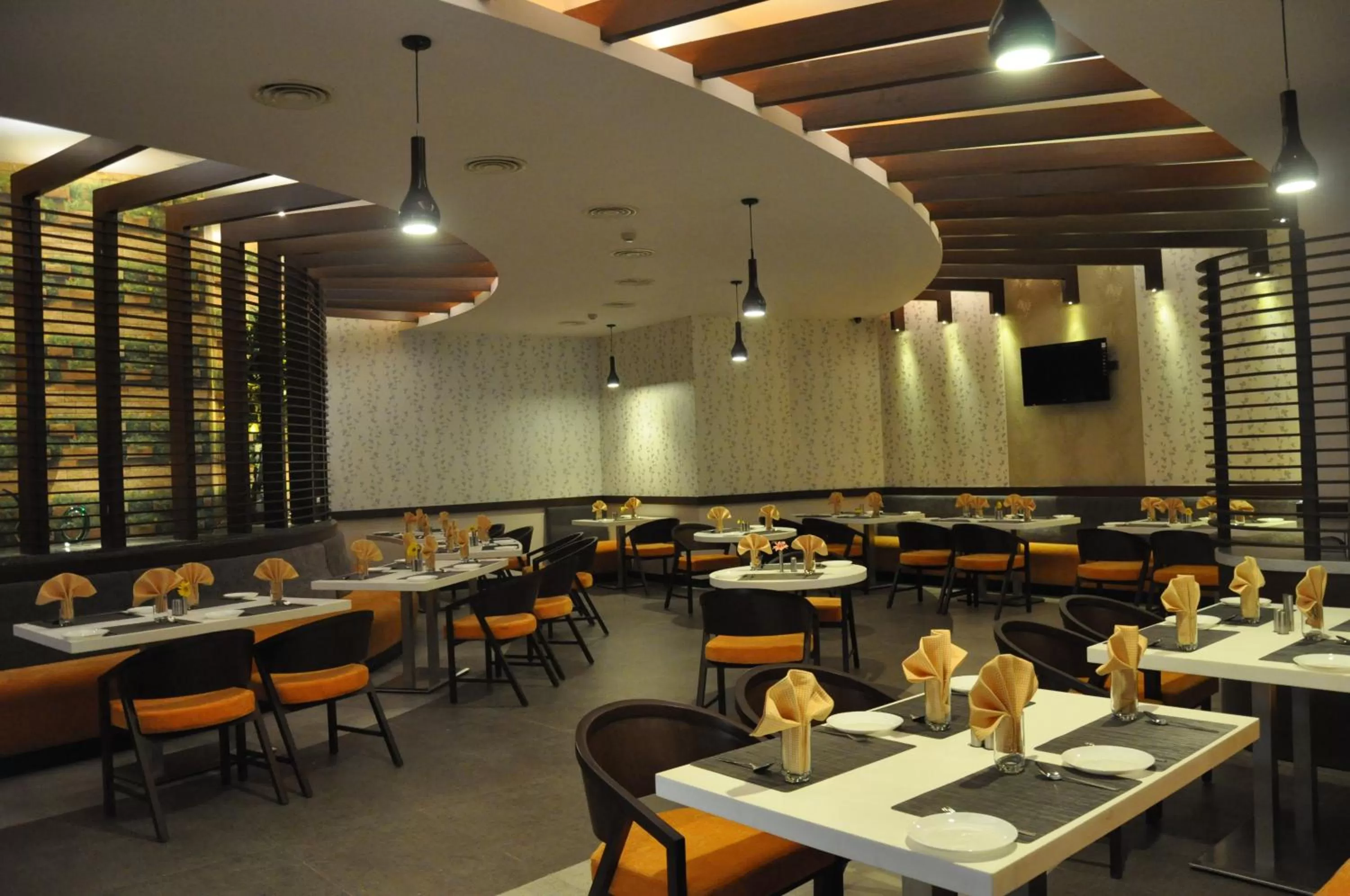 Restaurant/places to eat in Hotel Daspalla