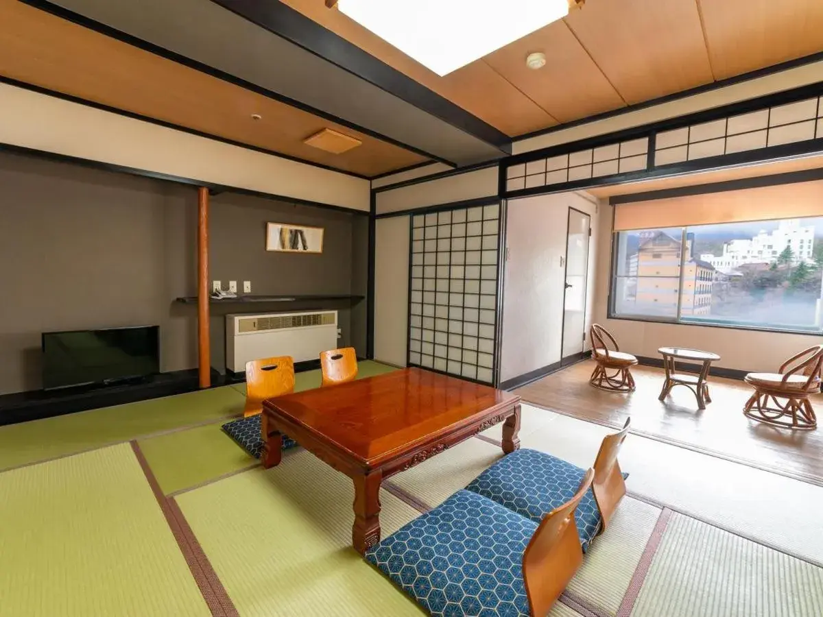 Living room in Kusatsu Onsen Daitokan